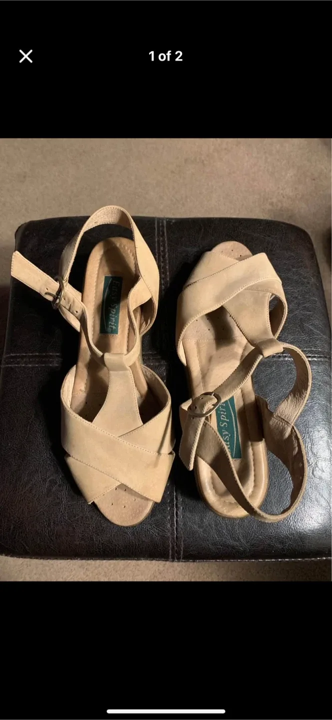 Easy Spirit Beige Sandals thumbnail