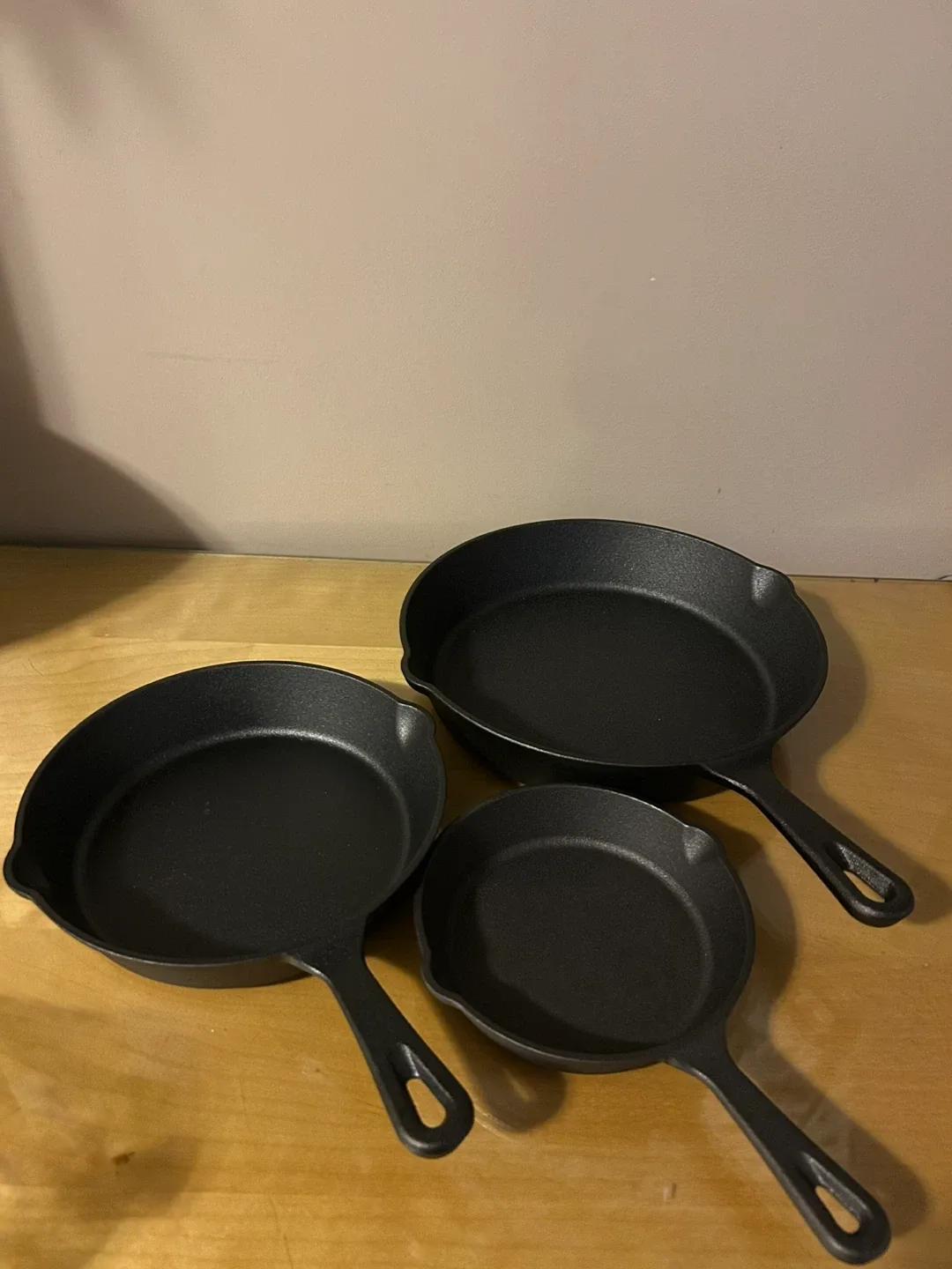New Cast Iron Skillet Set (3 pans)