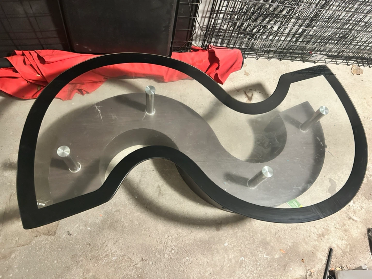 Bundle seal sofa and coffee table