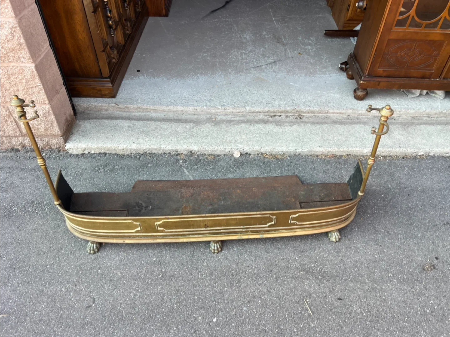 Free delivery Antique Brass Fireplace Fender 80 years old thumbnail