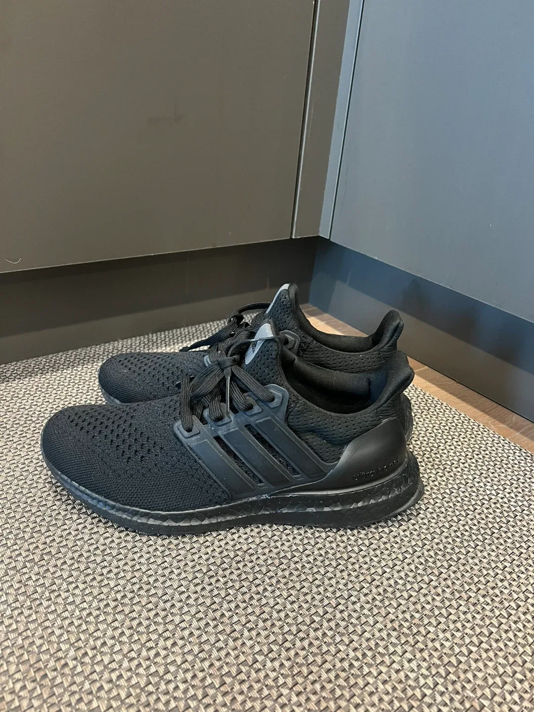 Adidas Ultra Boost - Size 7.5W - Black thumbnail