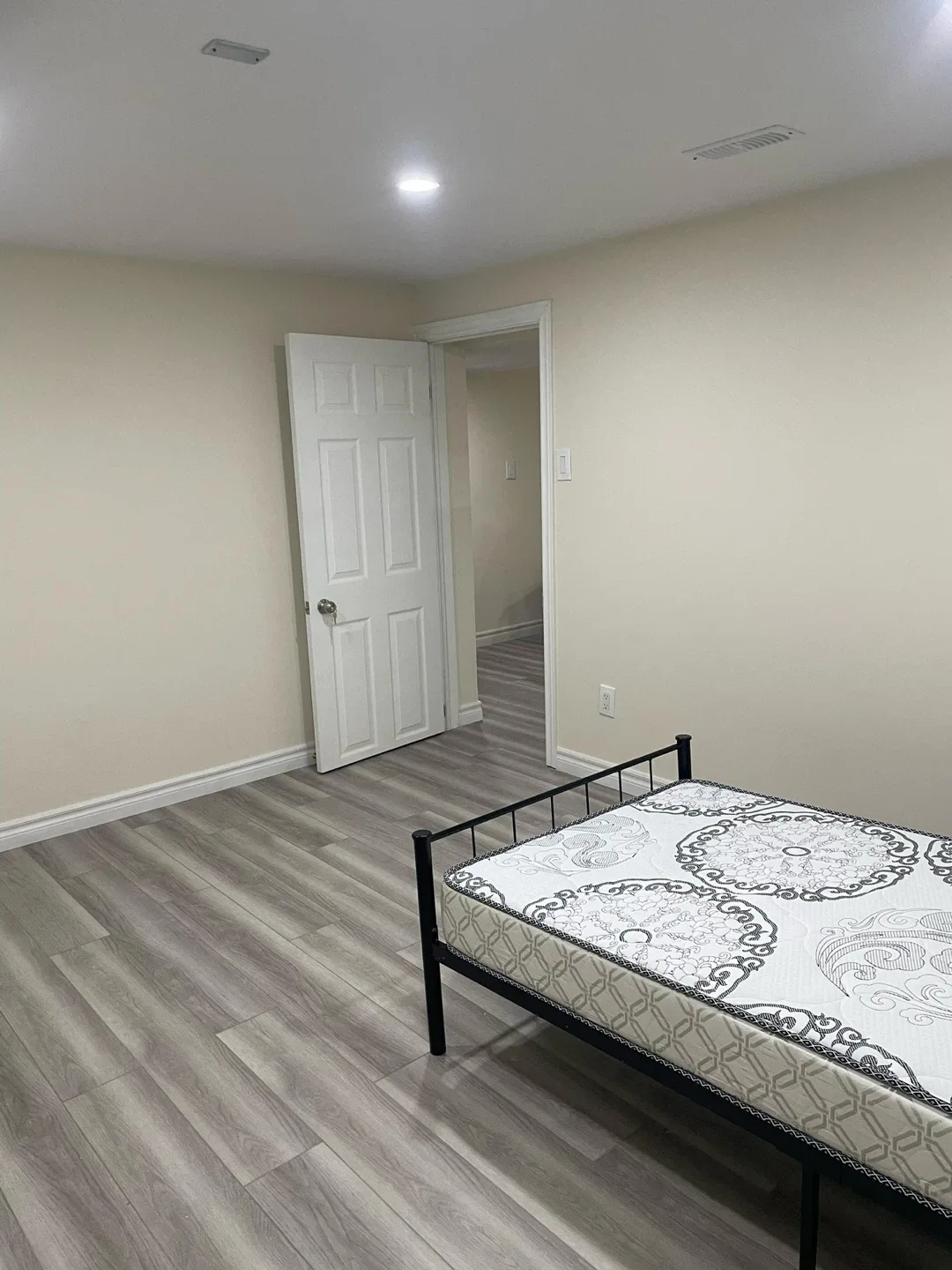 Basement Rent image indicator(8)