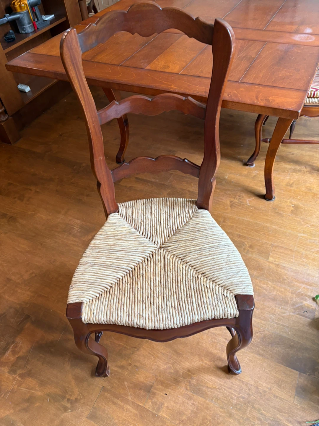 Antique maple table with 5 chairs - photo 5