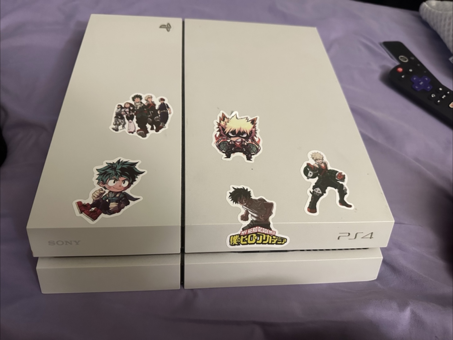 PS4 white