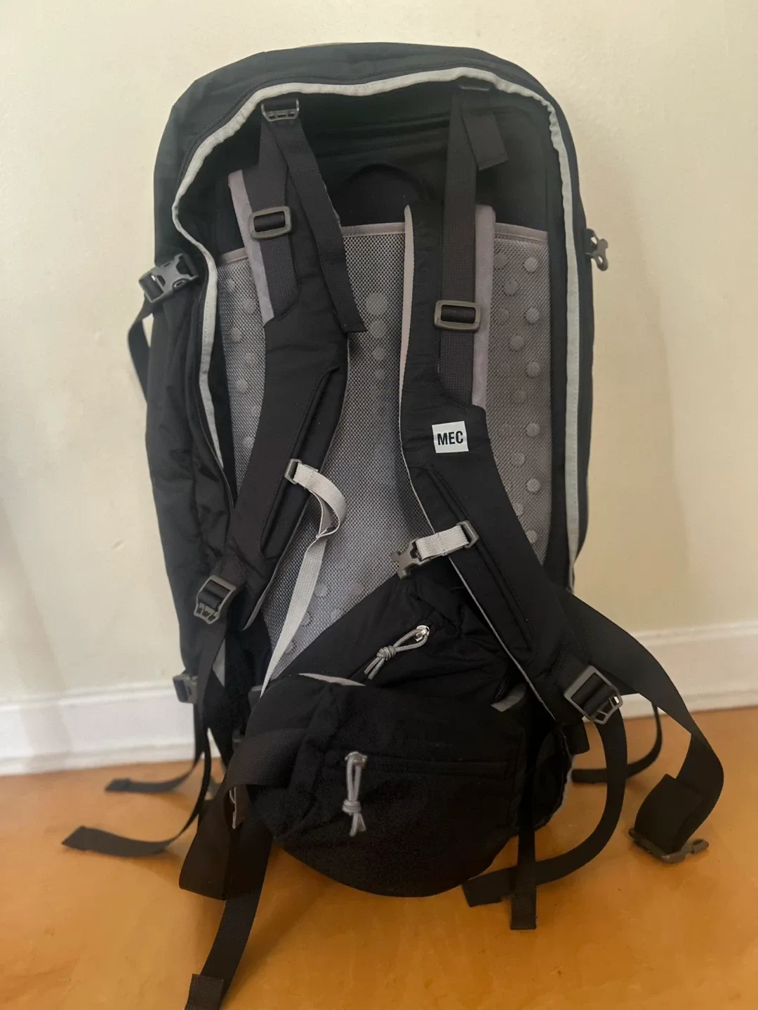 MEC Supercontinent 65L Travel Backpack image indicator(2)