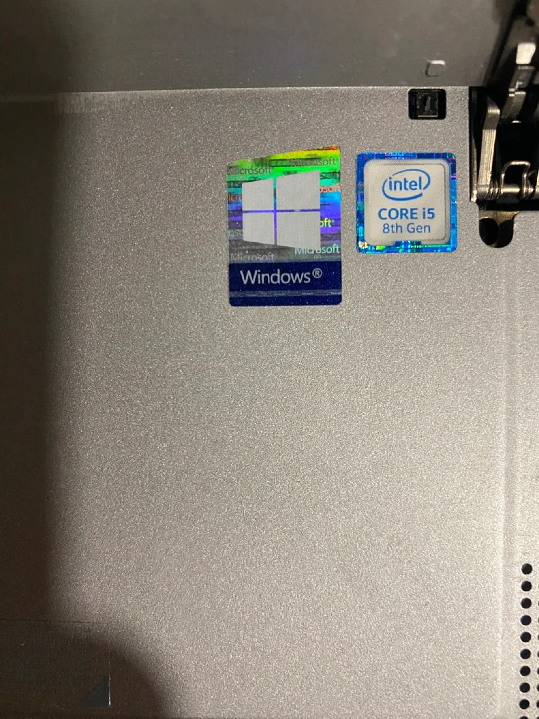 Dell Latitude 7200 2 in 1 image indicator(4)