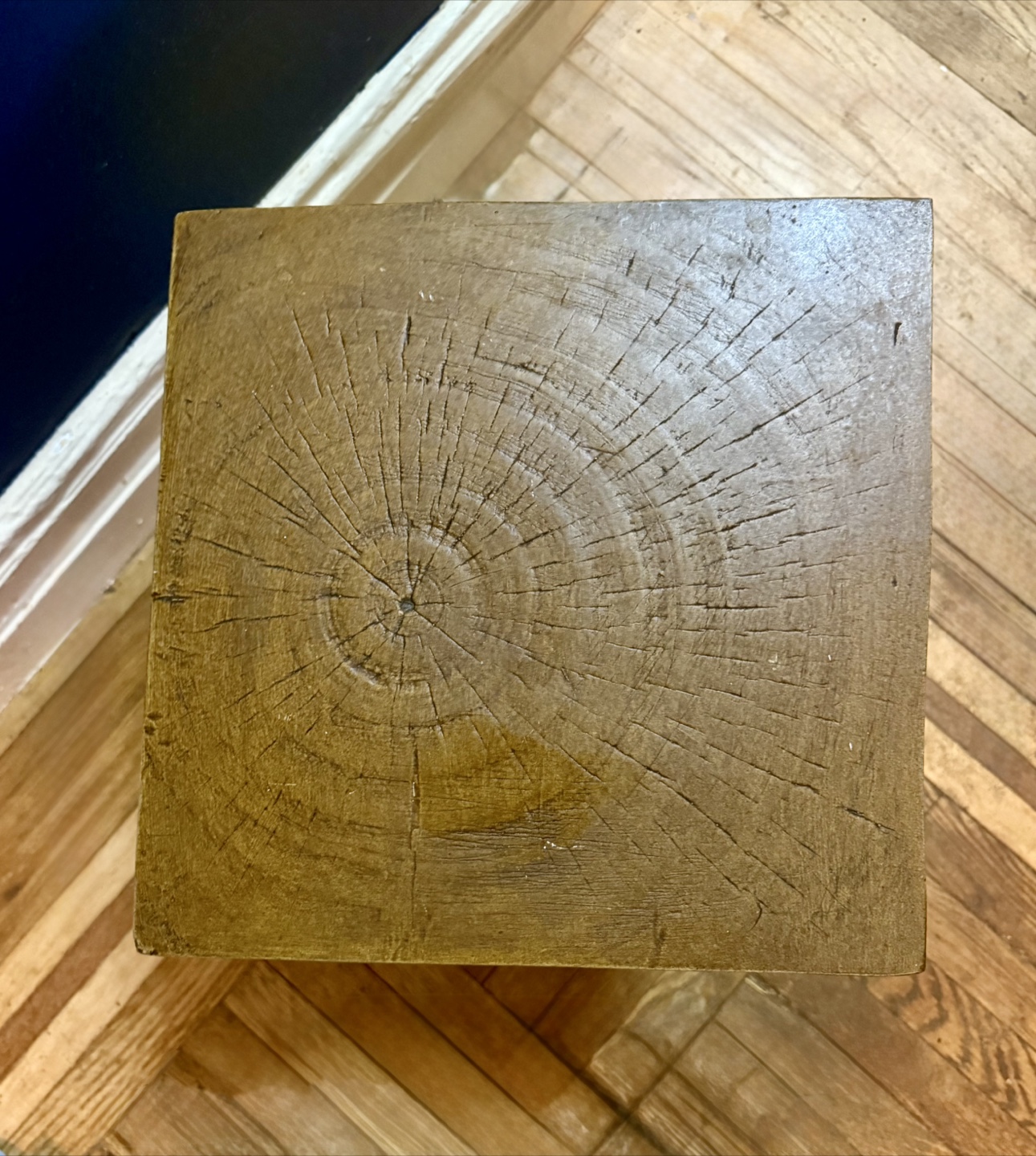 Wood Accent Table - Geometric Design - photo 3