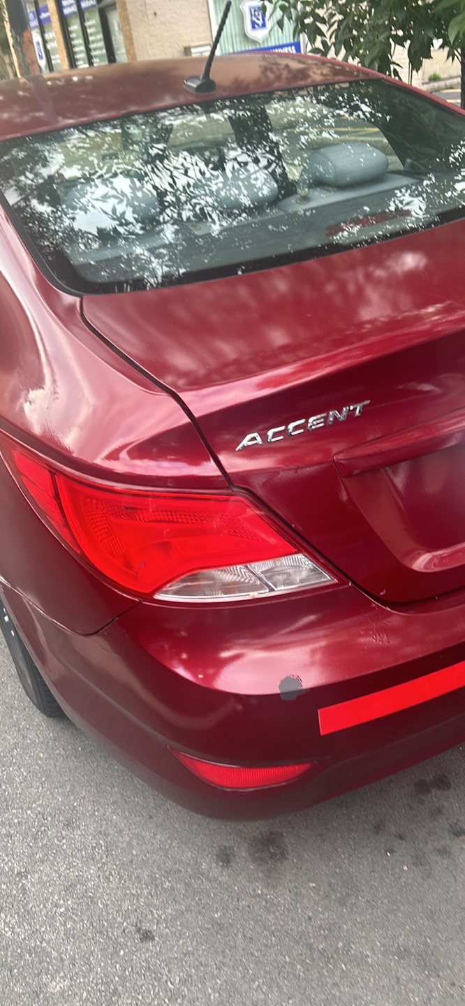 Hyundai Accent - Burgundy