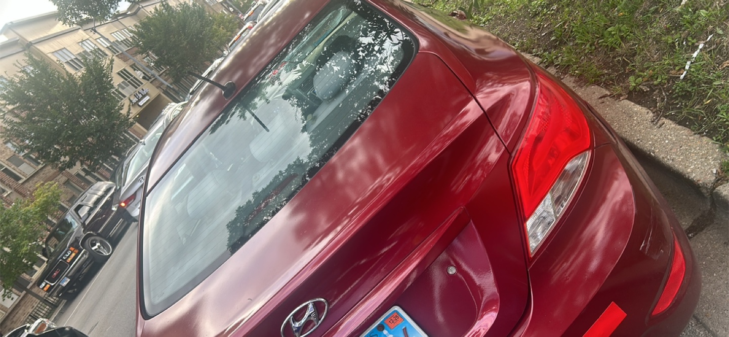 Hyundai Accent - Burgundy - photo 2