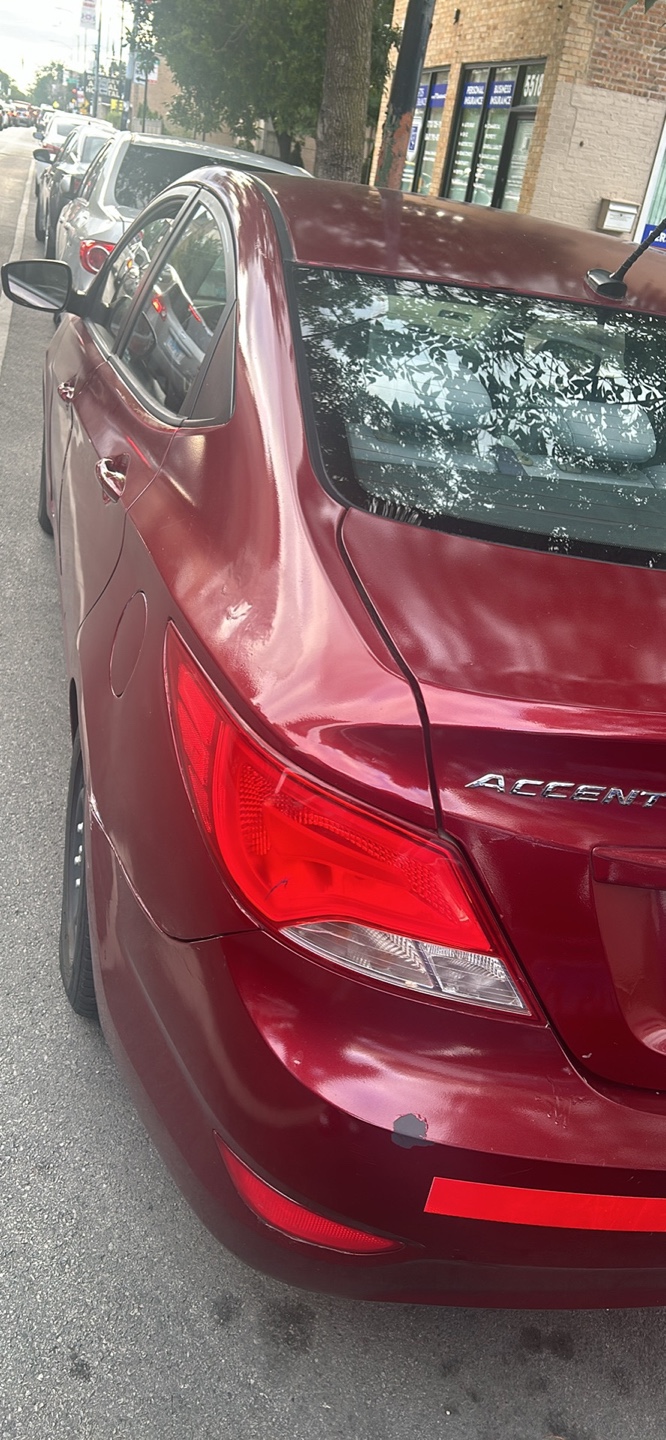 Hyundai Accent - Burgundy - photo 4