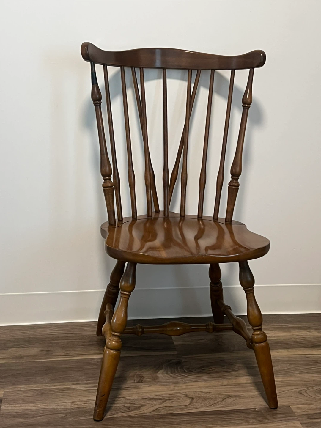 Wooden Chair - photo 2