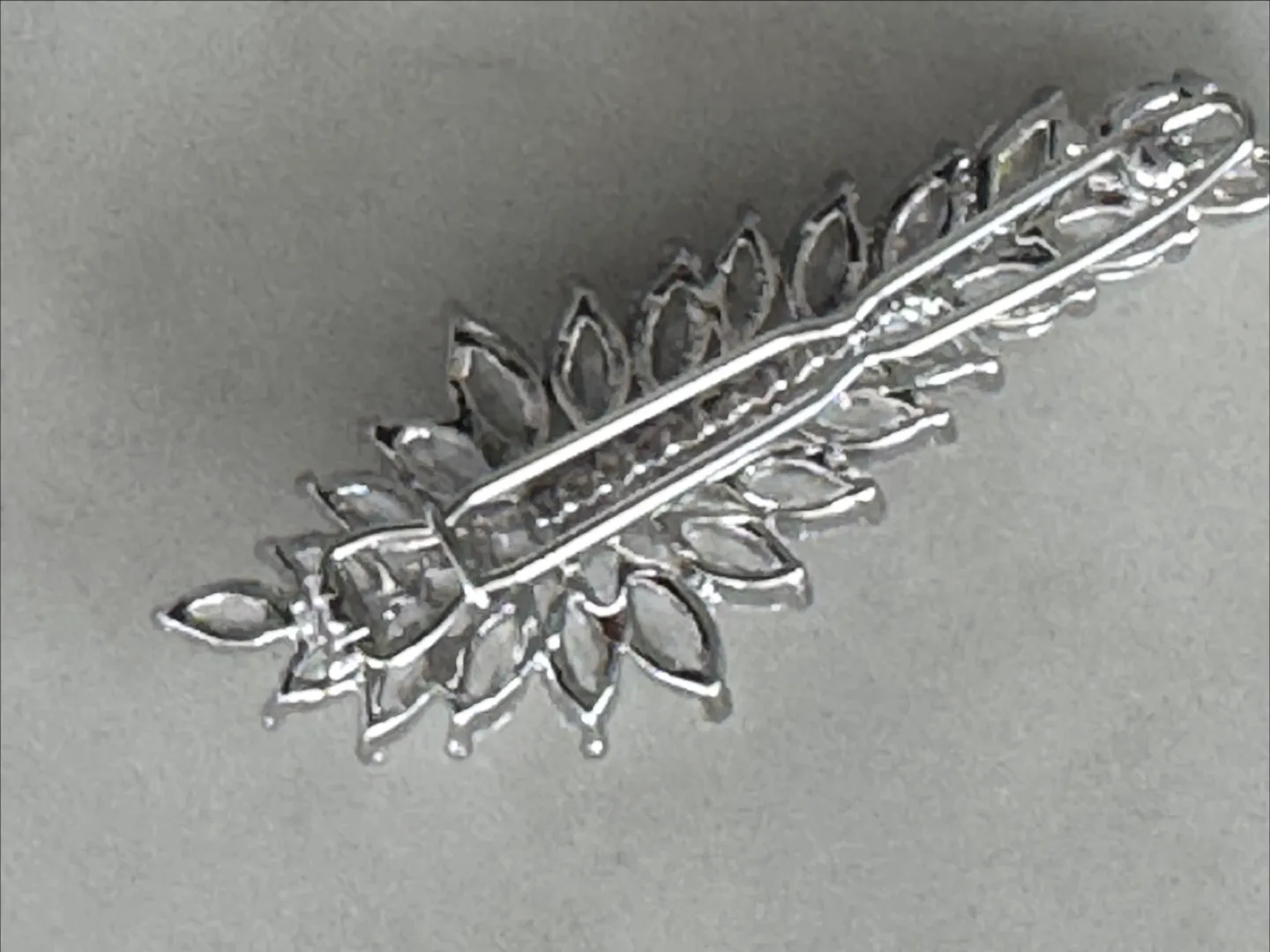 Leaf Design Hair Clip image indicator(2)