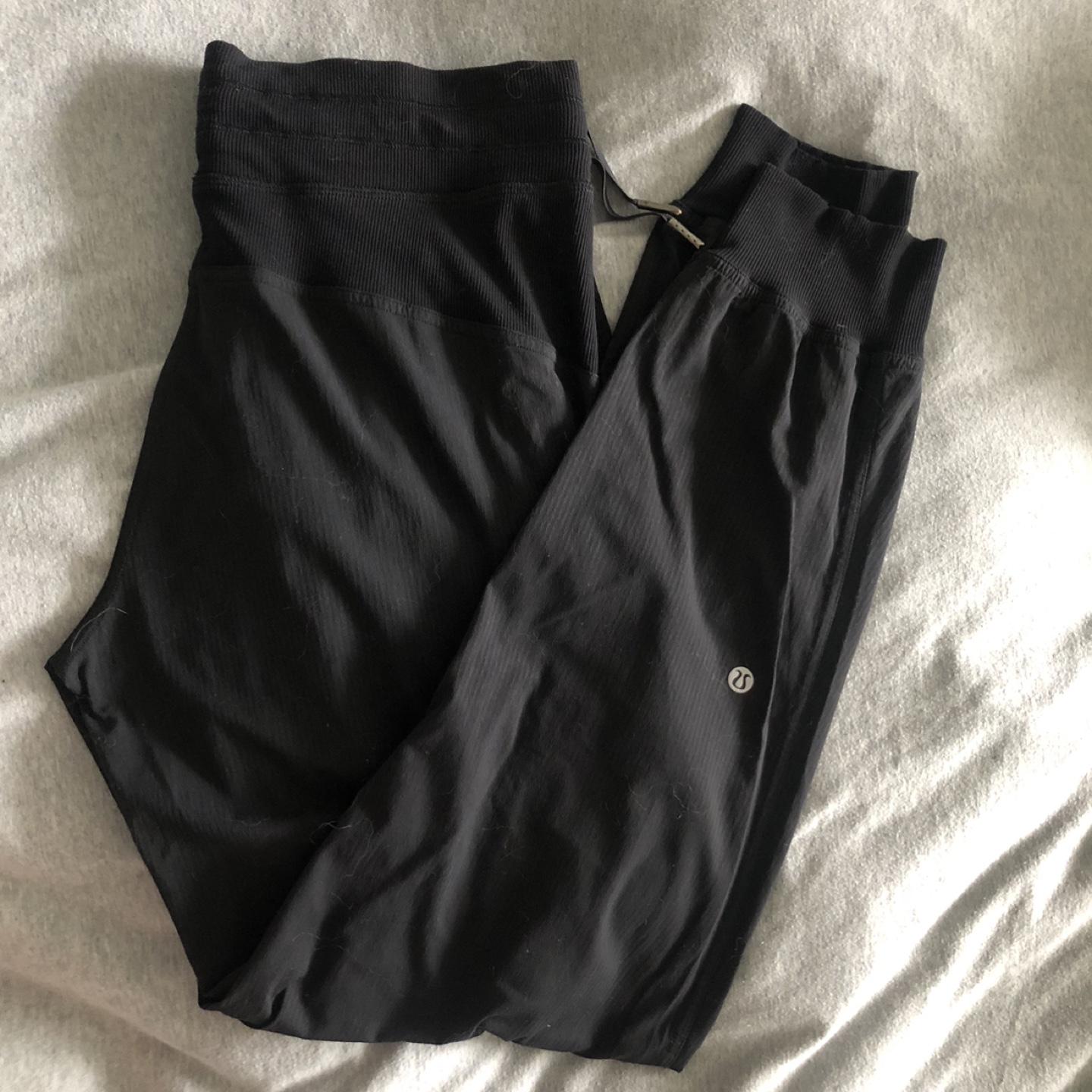Lululemon Black Drawstring Jogger Pants - Size 8 (Small/Medium)