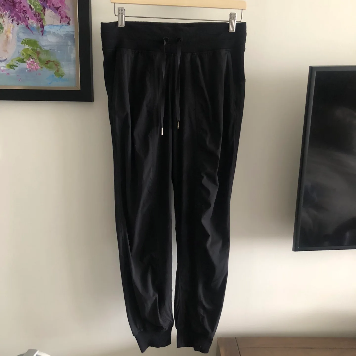 Lululemon Black Drawstring Jogger Pants - Size 8 (Small/Medium) image indicator(2)