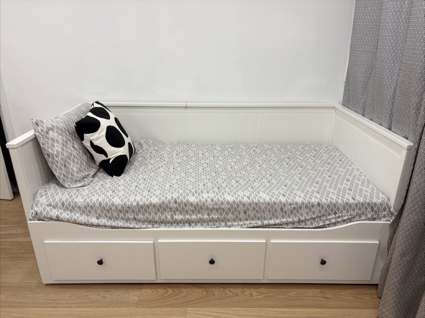 IKEA Convertible Day Bed with 3 Drawers - photo 2