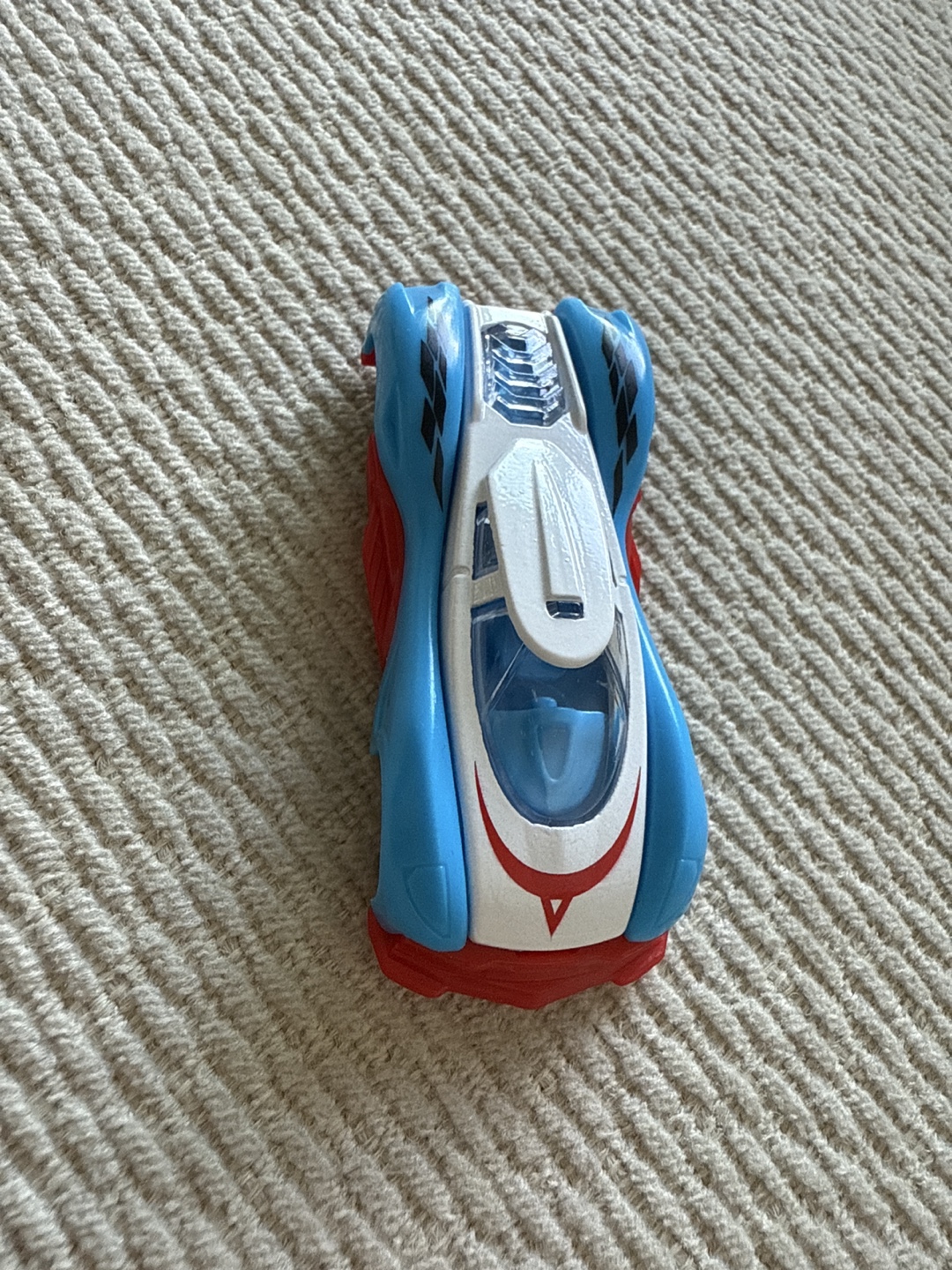 Hot Wheels Hyperfin Diecast Car - photo 2