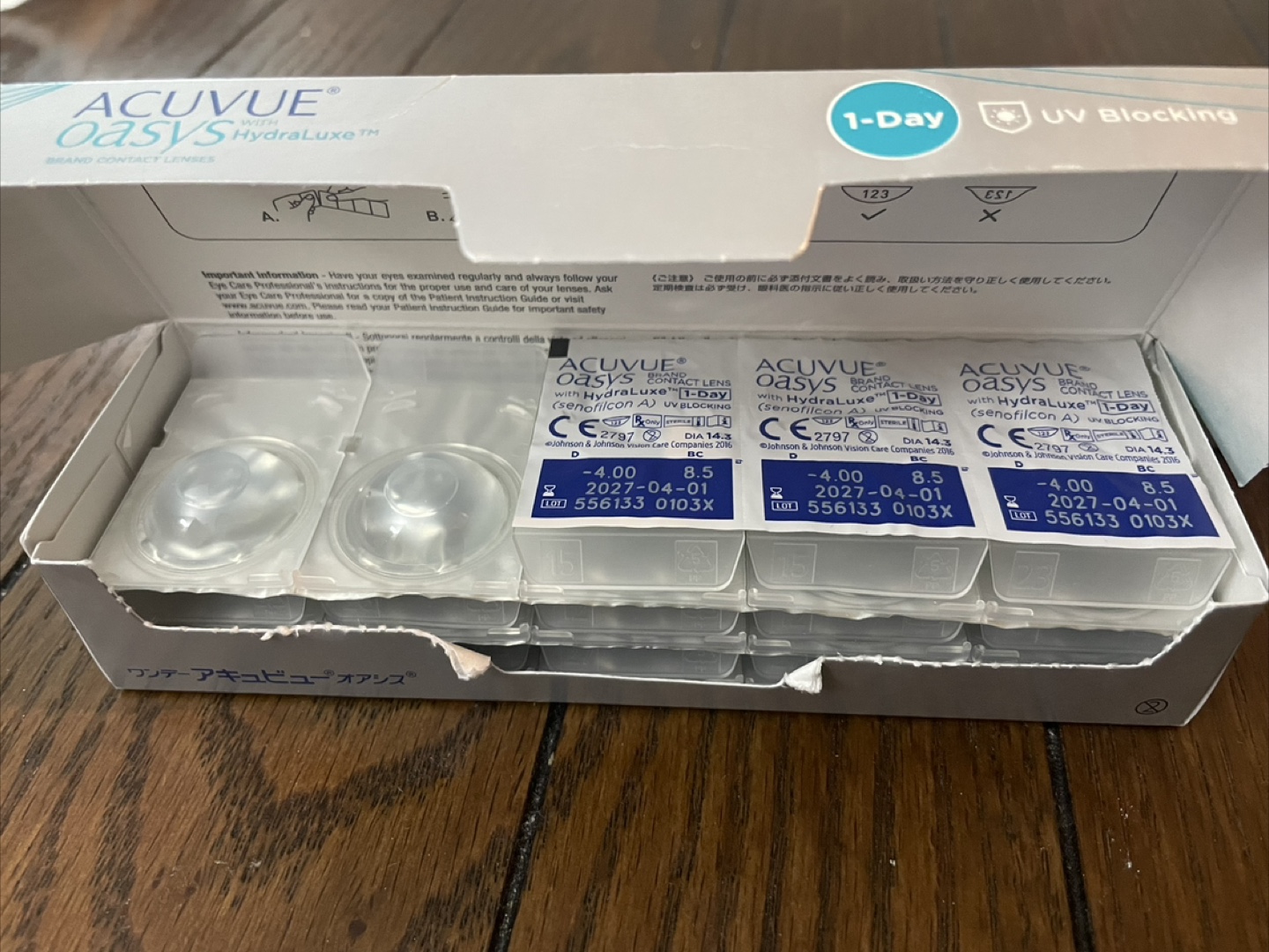 Acuvue Oasys HydraLuxe 1-Day Contact Lenses - photo 3