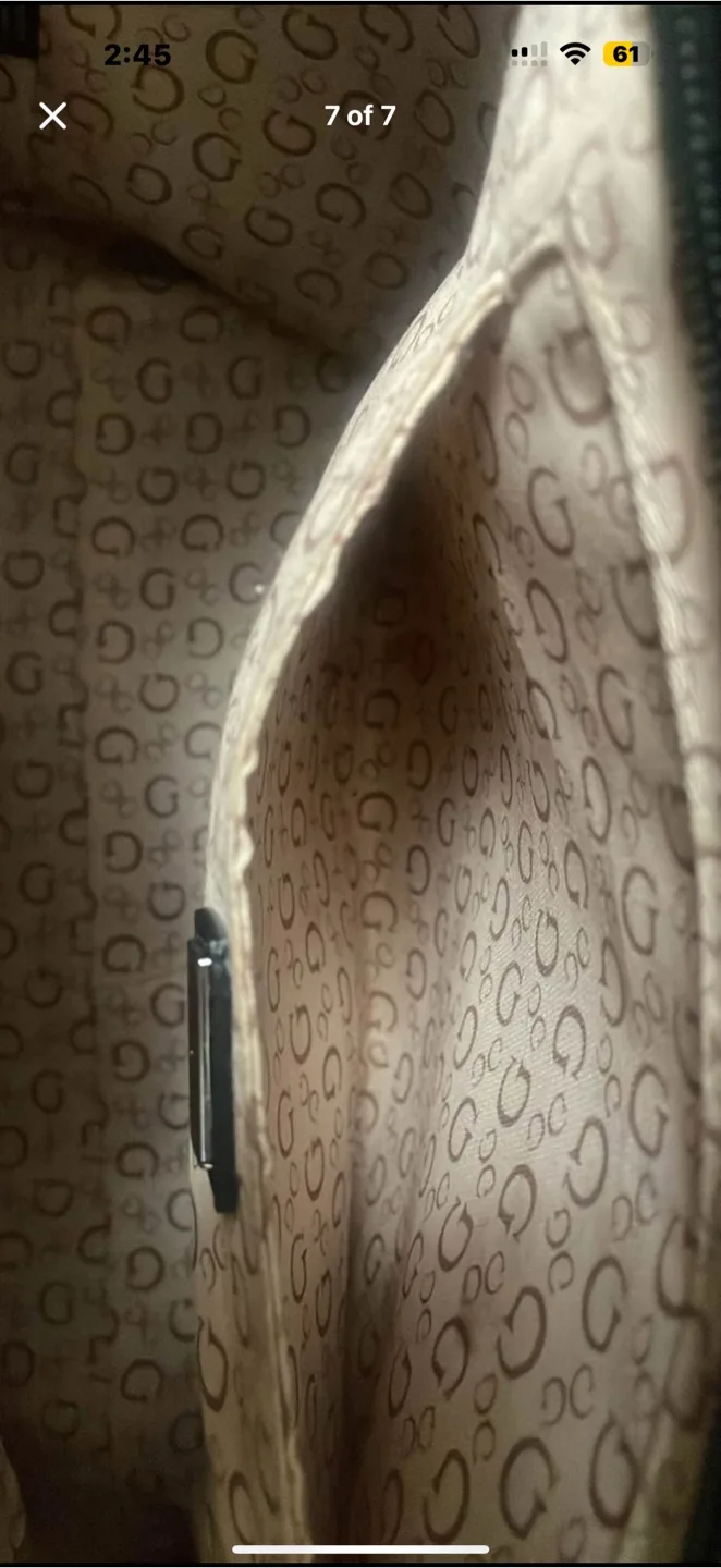 Guess Tote Bag with Coin Purse image indicator(7)