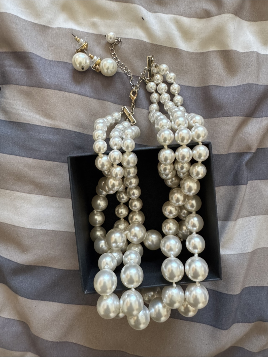 Pearl Necklace & Earring Set