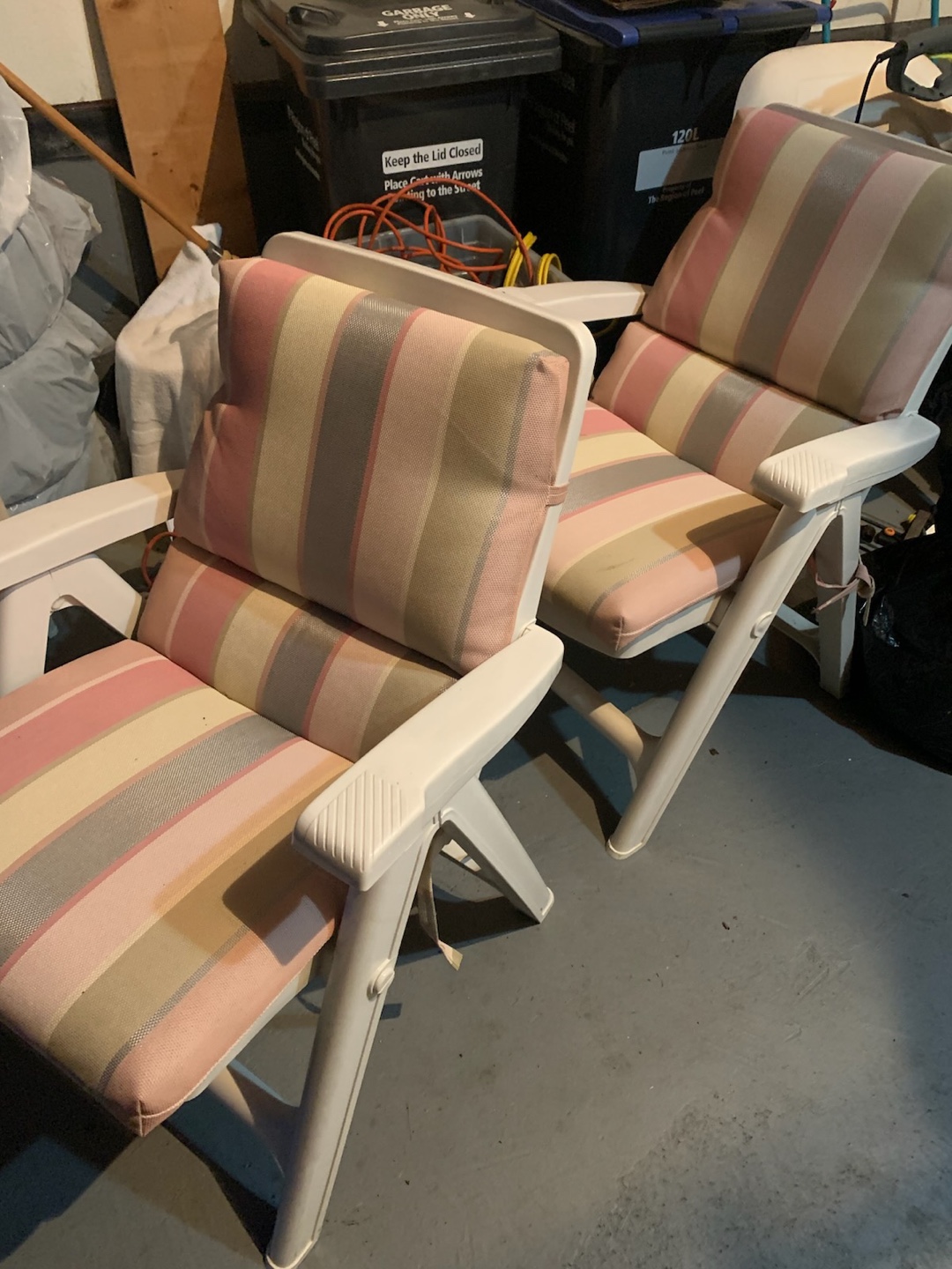 Outdoor Folding Chairs (Set of 2)