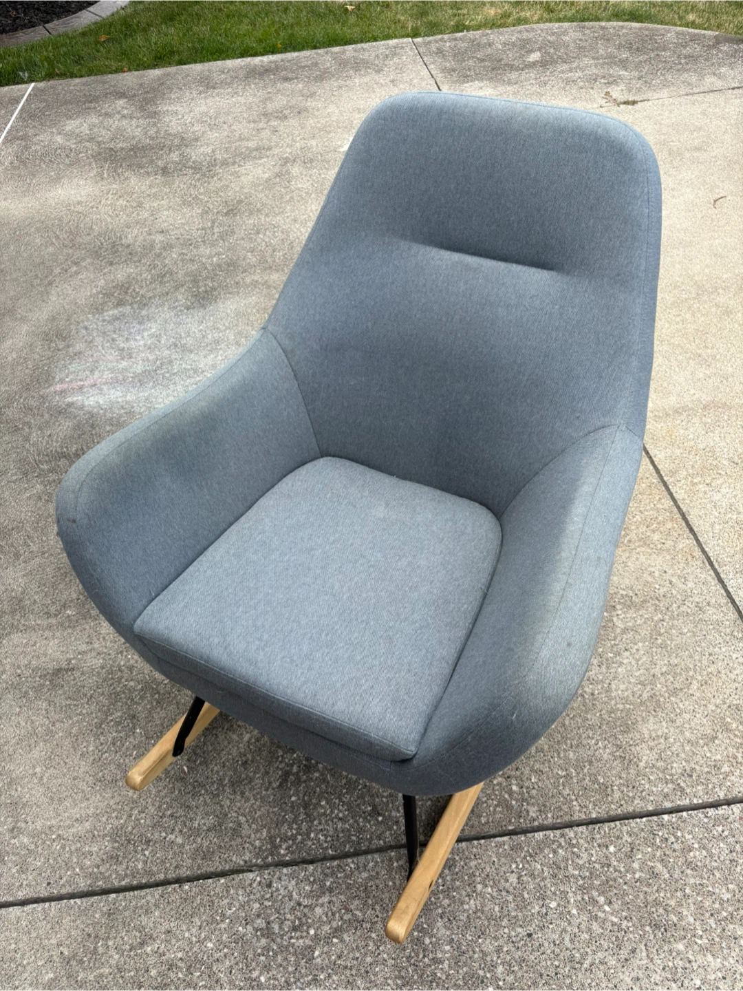 Grey Rocking Chair - Comfy & Stylish - photo 3