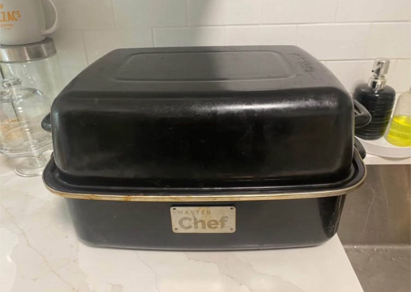 Master Chef Roasting Pan with Lid