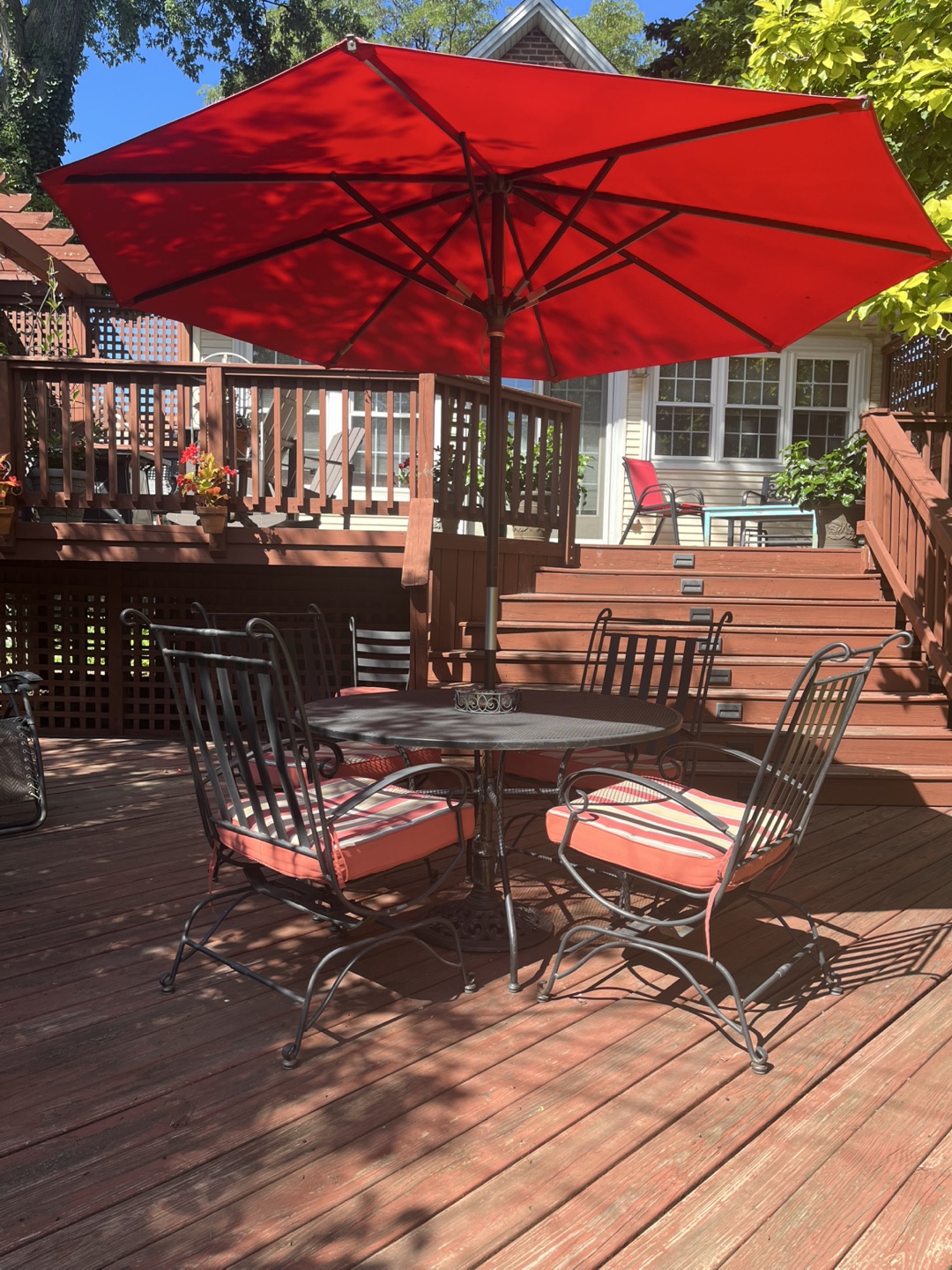 Outdoor patio set, (umbrella stand not included)