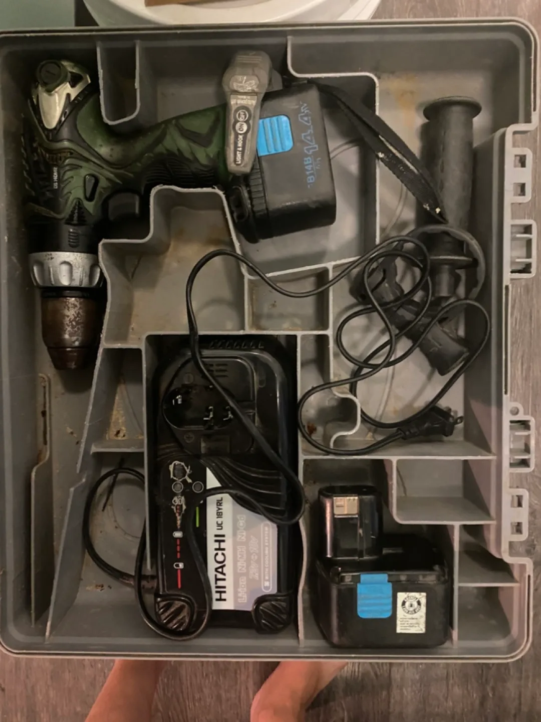 Hitachi Cordless Drill Kit with Case image indicator(2)