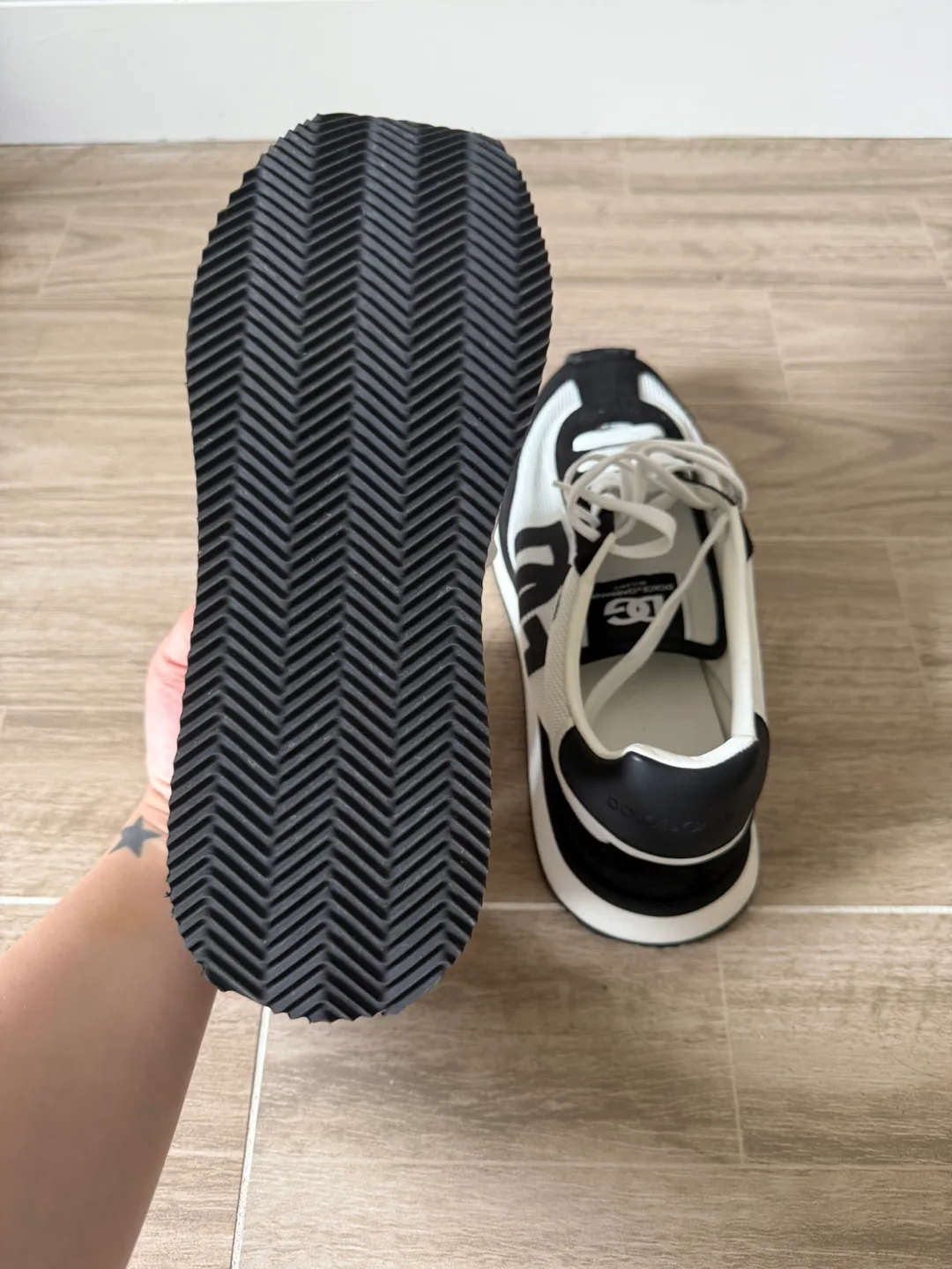 Dolce & Gabbana Black & White Sneakers image indicator(4)