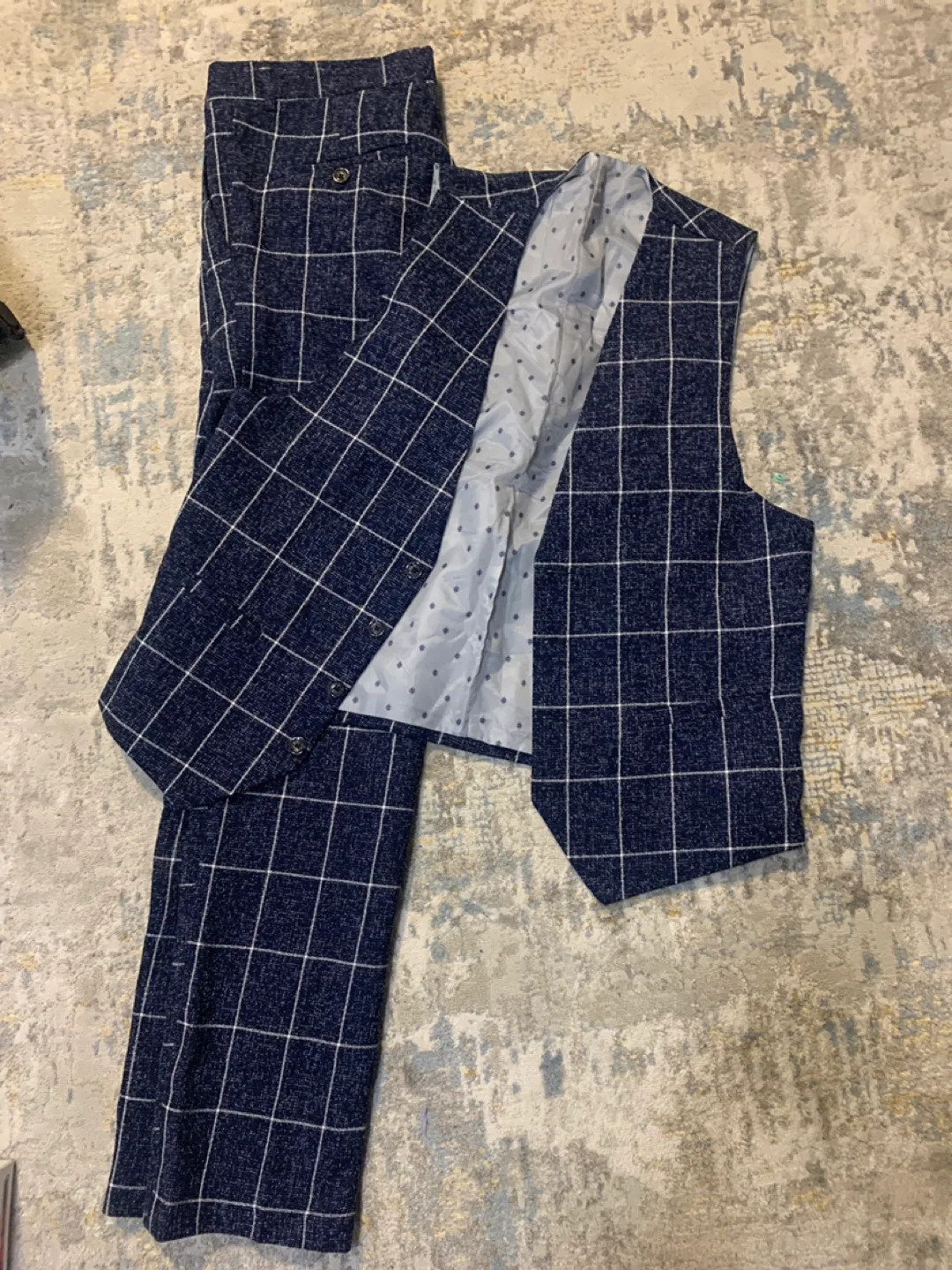🥕 Men's Plaid Suit - Size 35 thumbnail