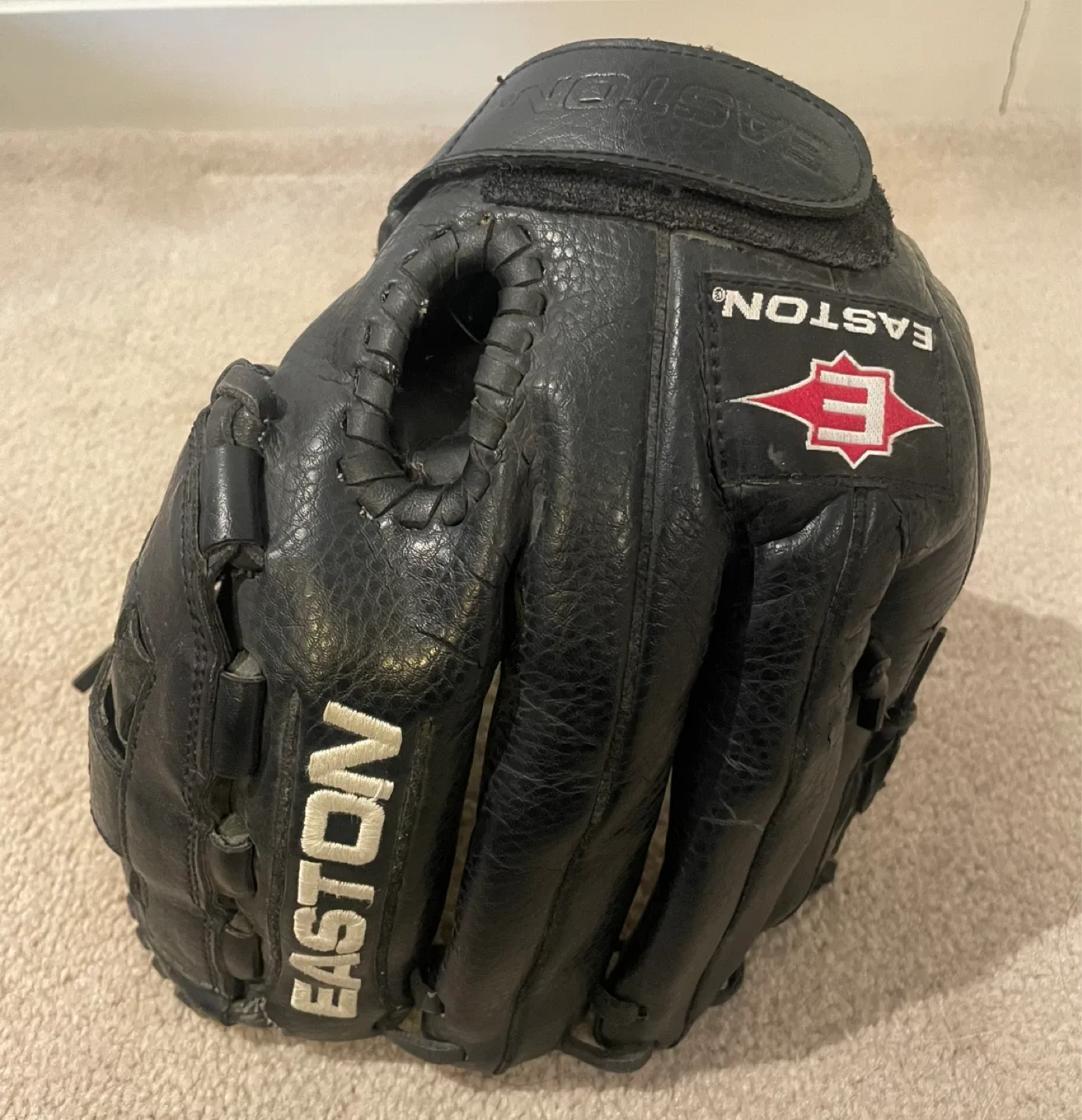 Easton BMX128LS Baseball Glove thumbnail