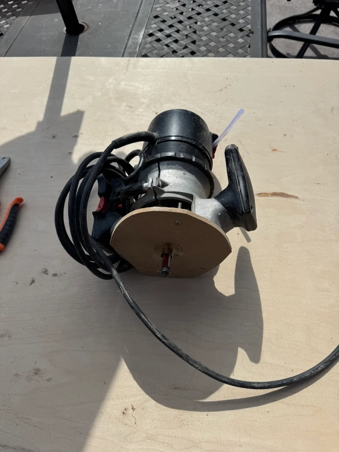 Assorted Woodworking Clamps and Tools image indicator(3)