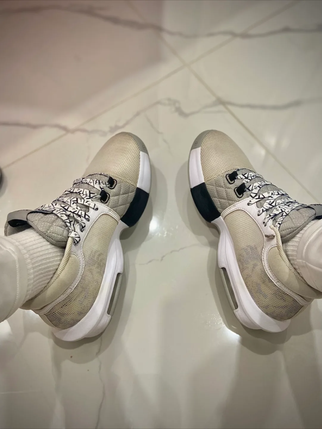 Nike Lebron’s Witness 8 image indicator(4)