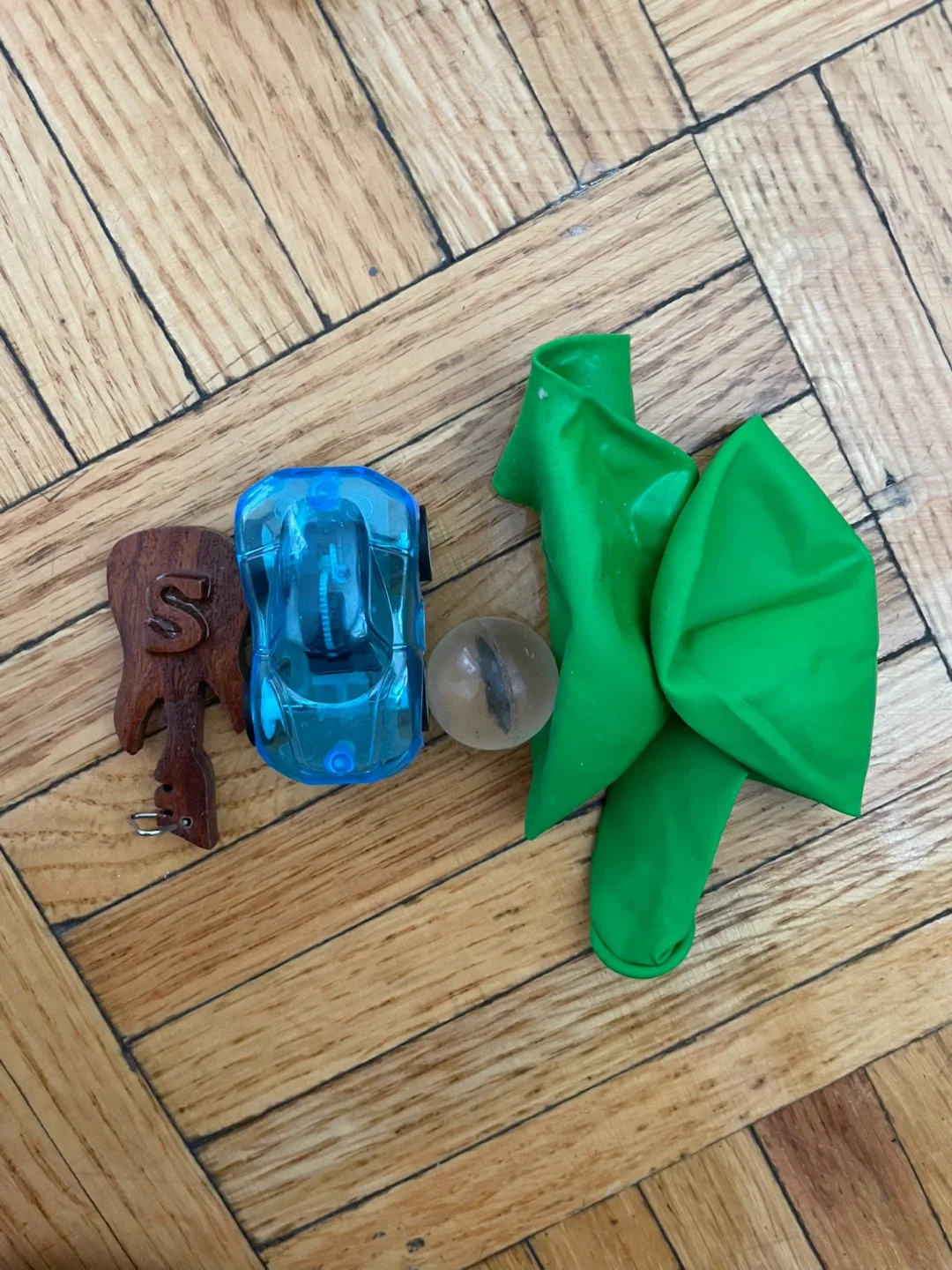 Mixed Lot of Toys thumbnail