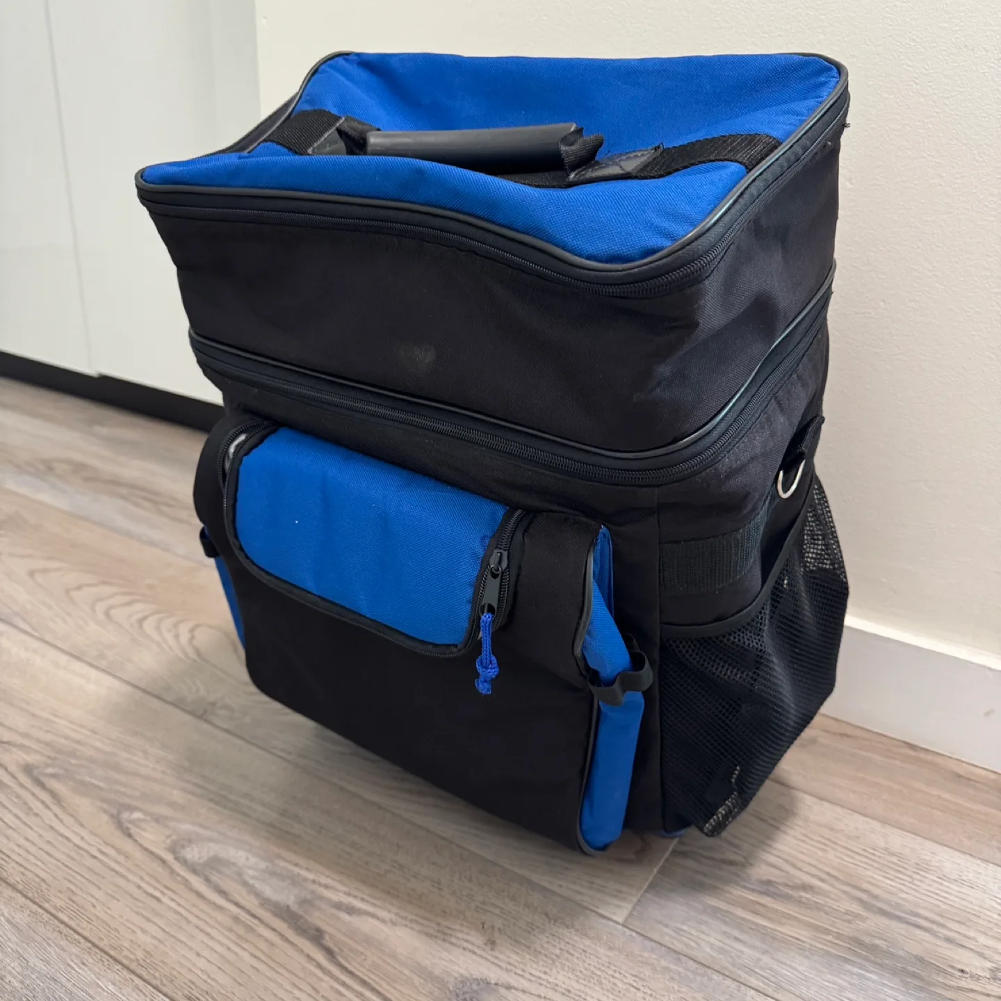 Rolling Cooler Bag - Black & Blue thumbnail