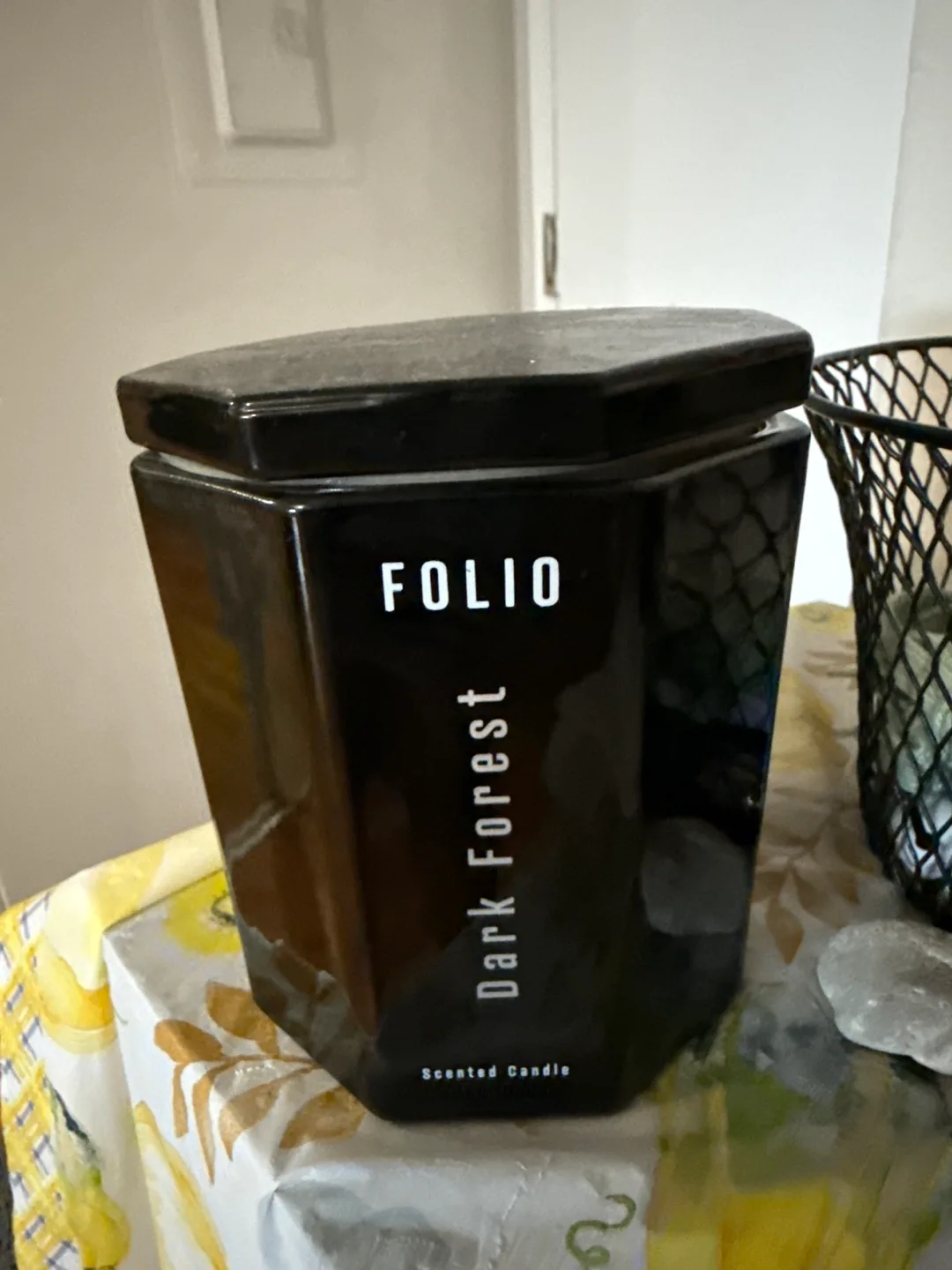 FOLIO Dark Forest Scented Candle thumbnail