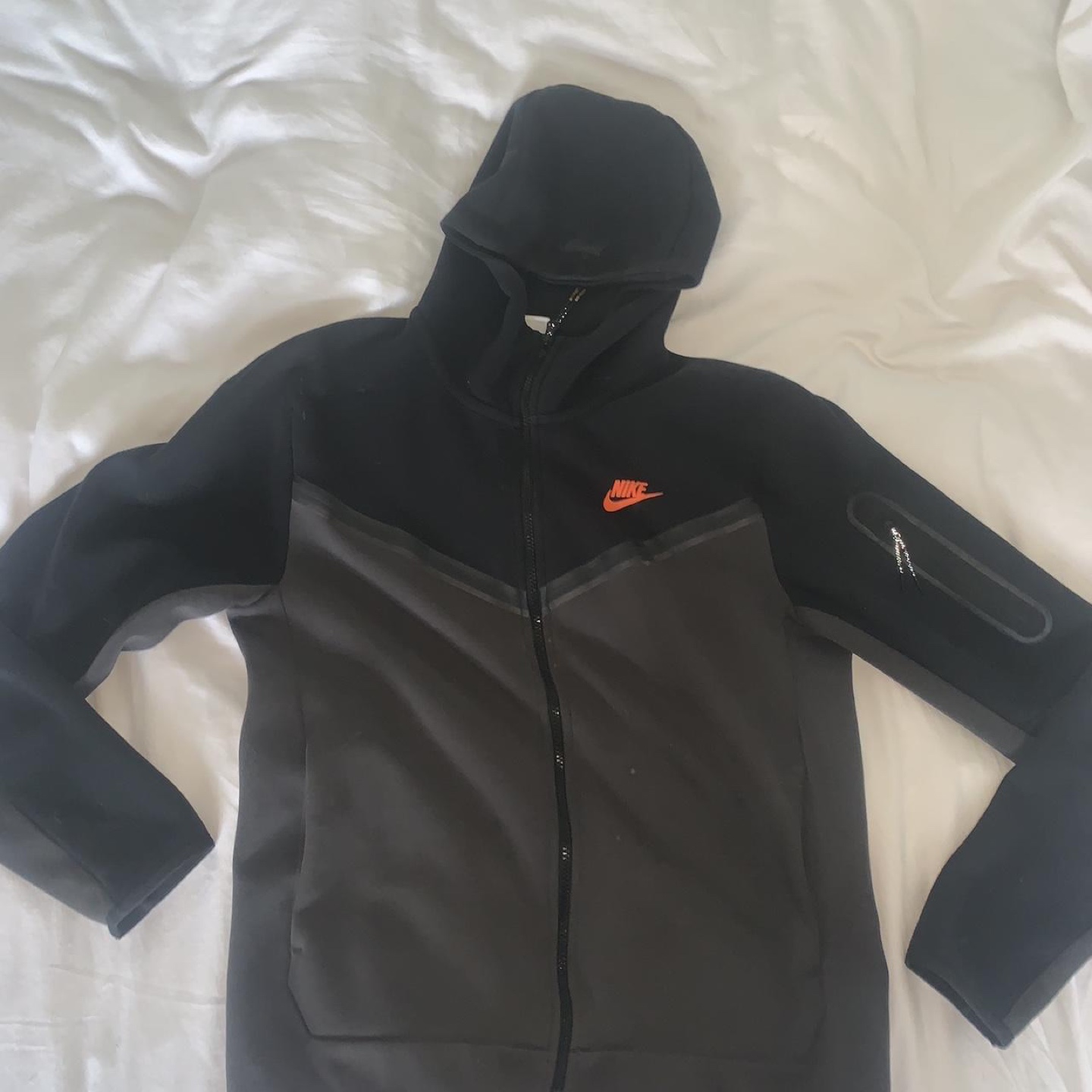 Nike Tech Fleece Hoodie - Black & Grey - Size L - photo 2