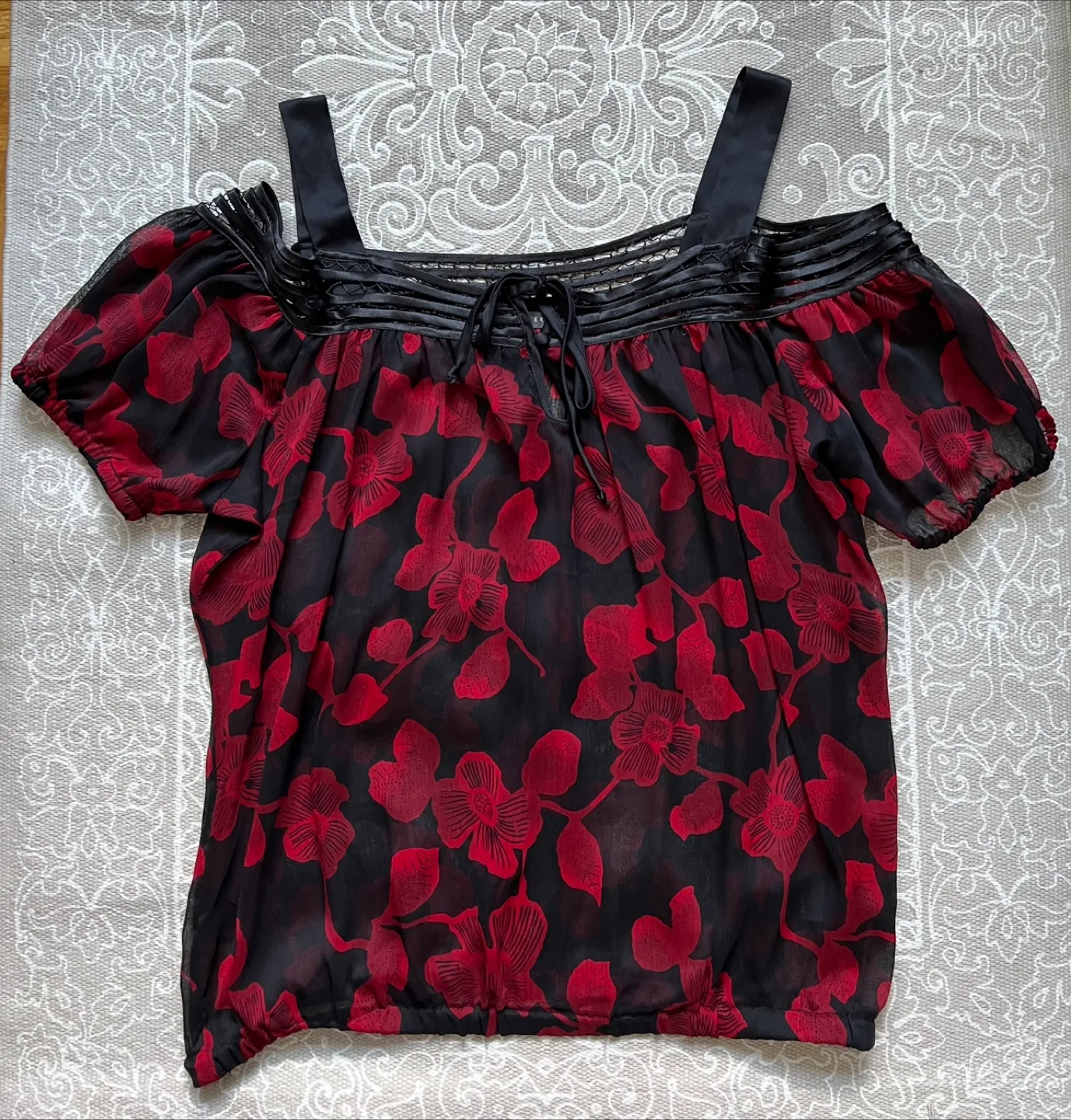 Suzy Shier Floral Blouse - Red & Black thumbnail