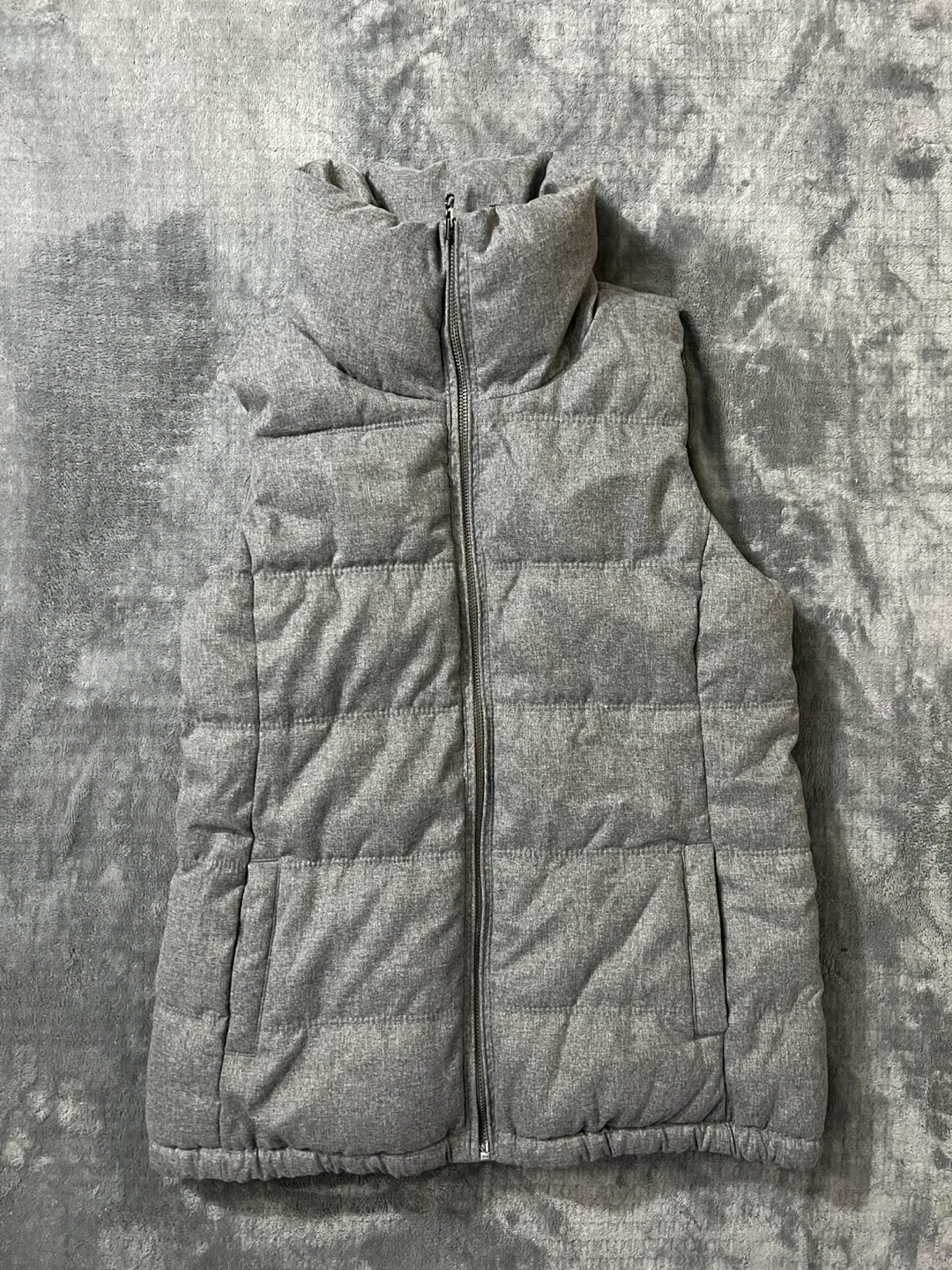 Old Navy Puffer Vest - Size XS thumbnail