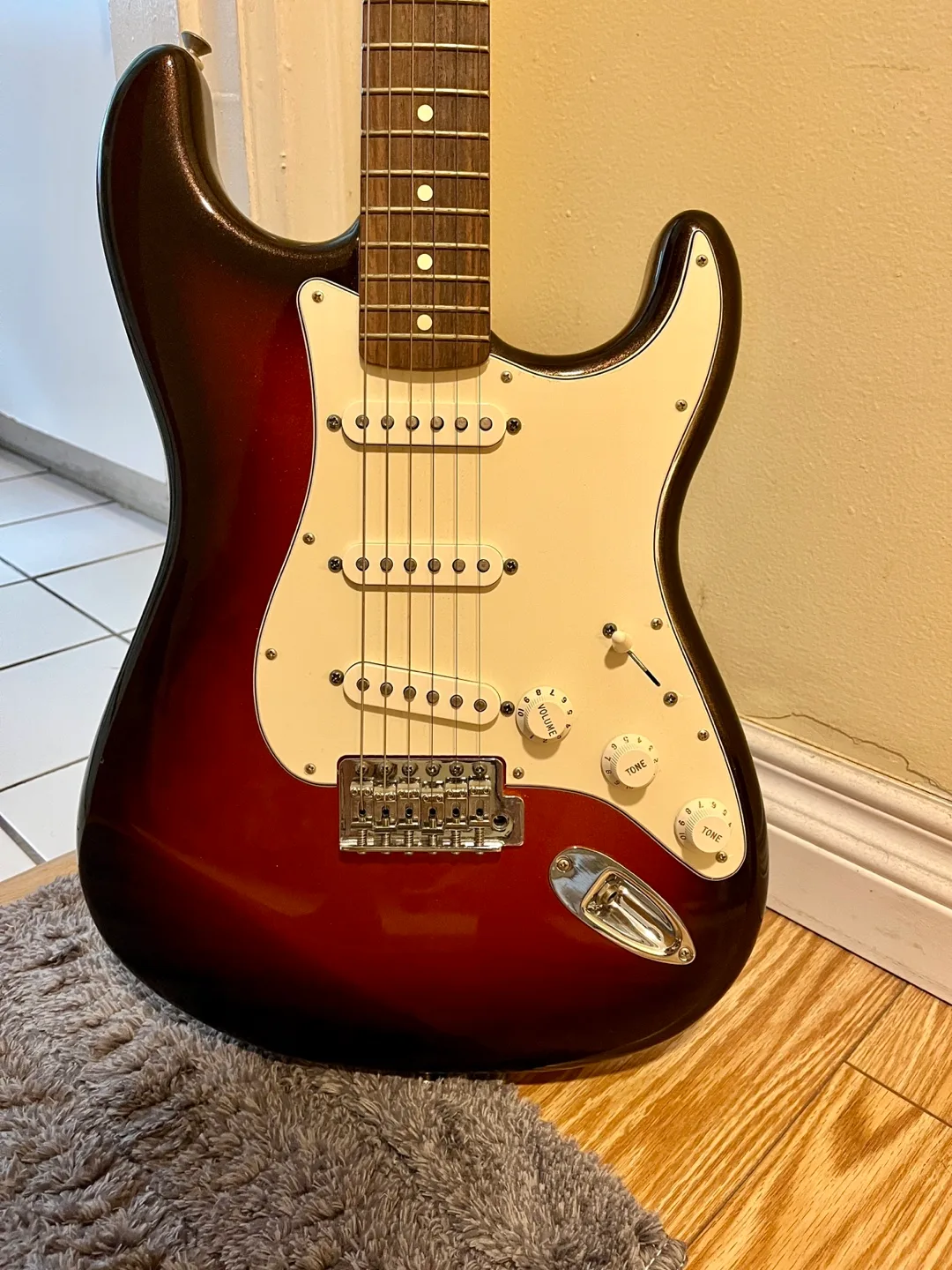 Fender Stratocaster Electric Guitar ( Made in Mexico) image indicator(2)