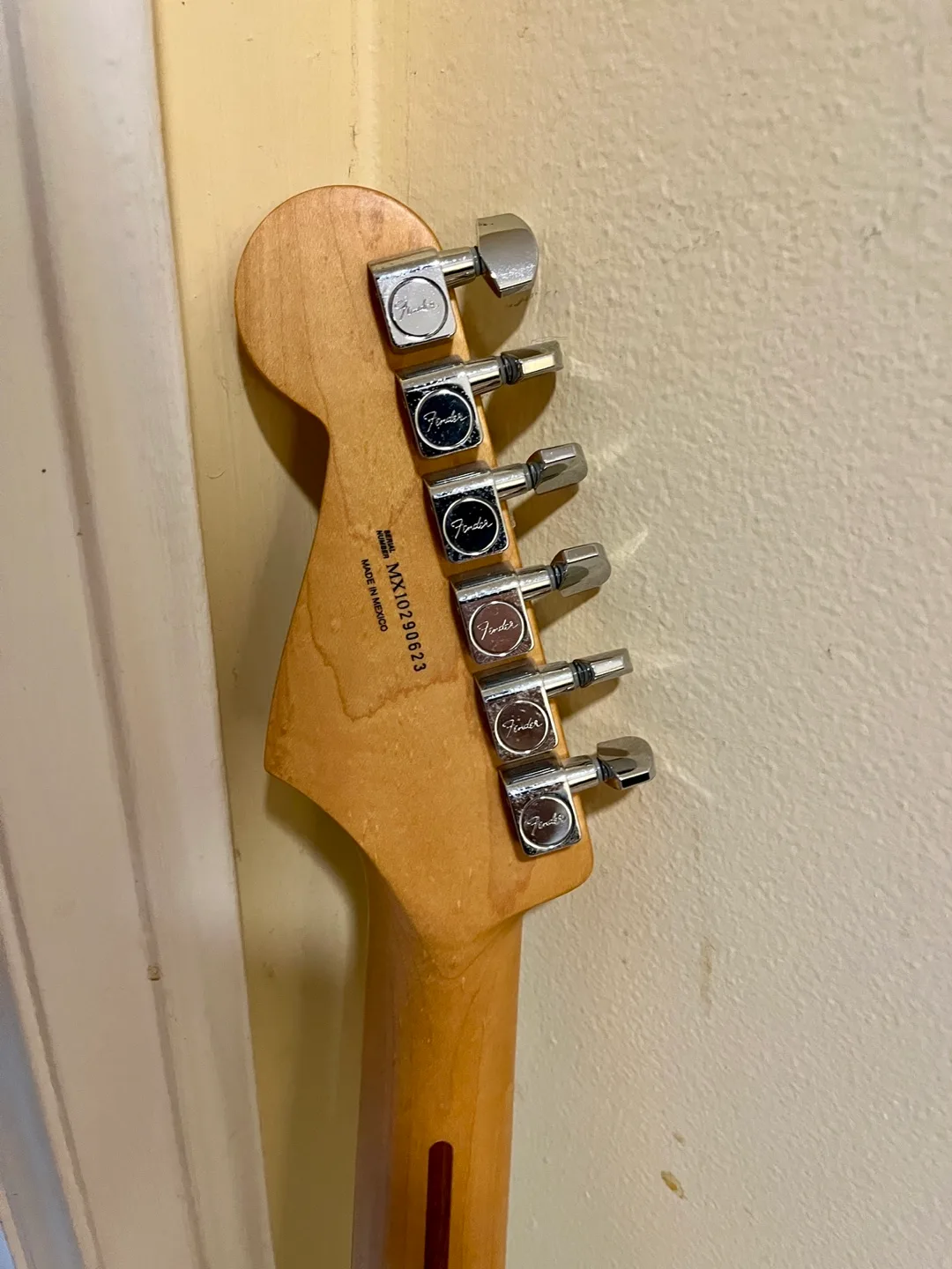 Fender Stratocaster Electric Guitar ( Made in Mexico) image indicator(5)