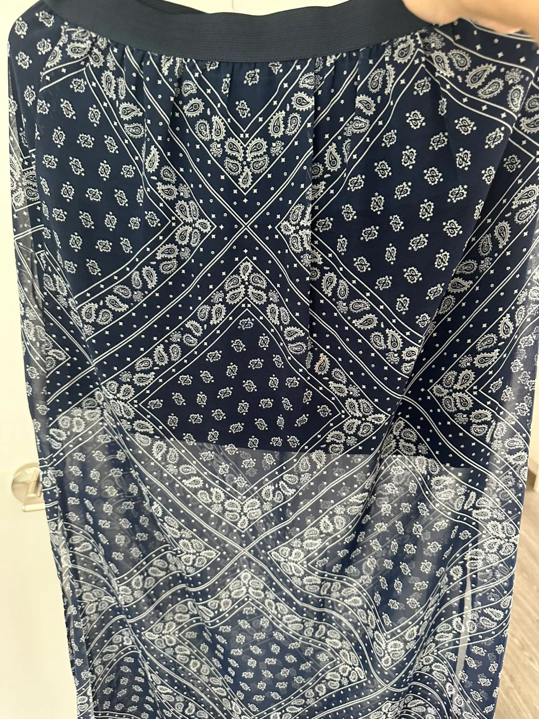 H&M Divided Navy Blue Patterned Skirt - Size 6 thumbnail