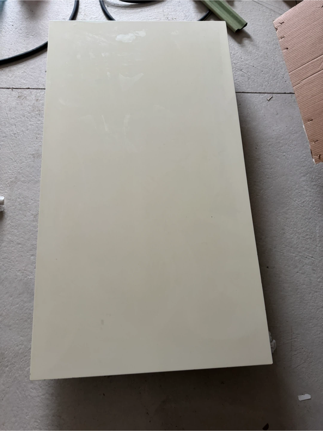 Rectangular low rise coffee table