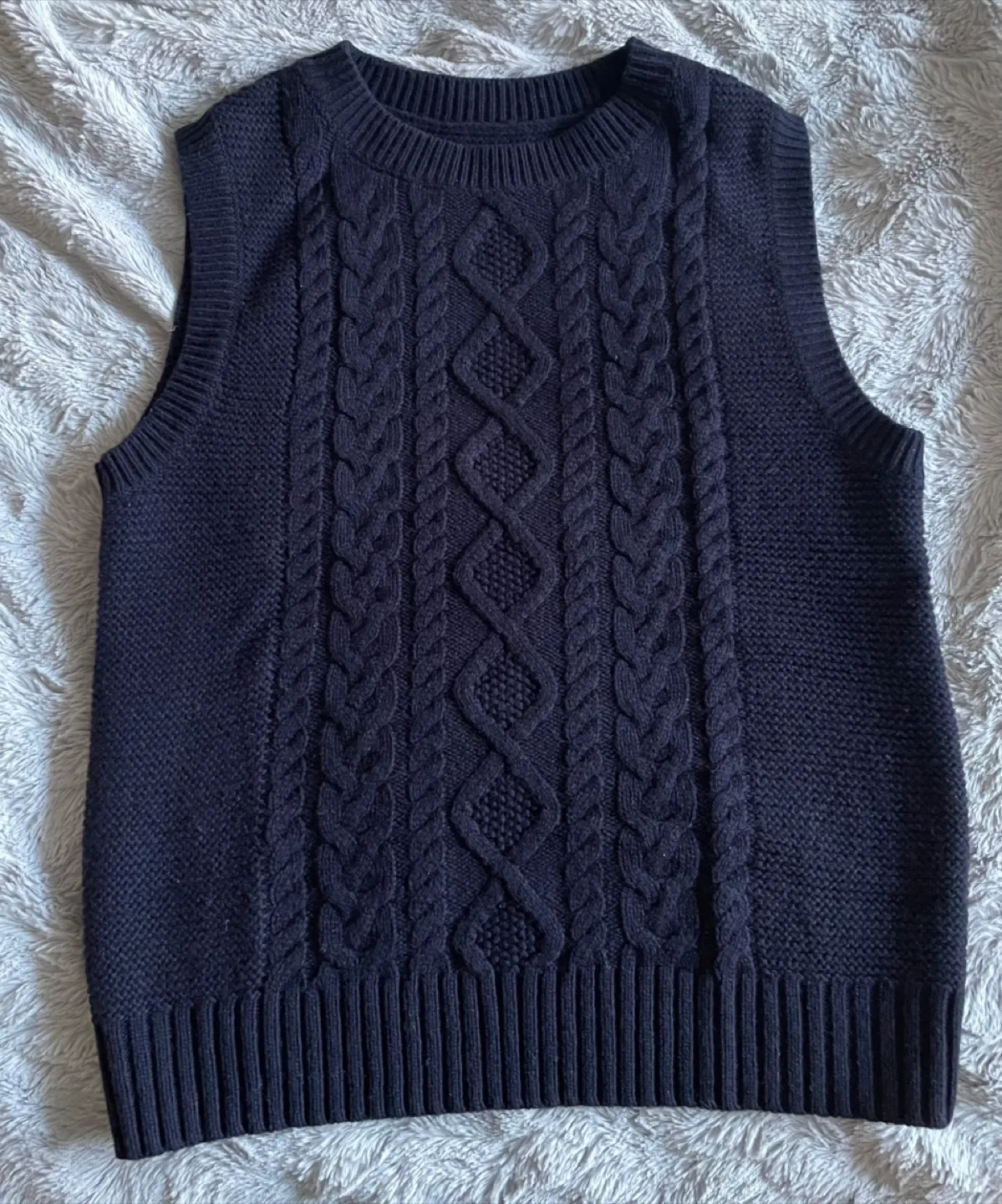 UNIQLO | Cable Knit Vest - Size S image indicator(2)