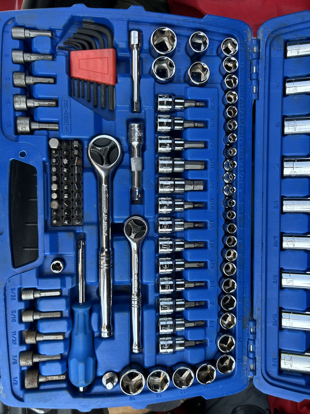 Mastercraft 128-Piece Socket & Tool Set - photo 2