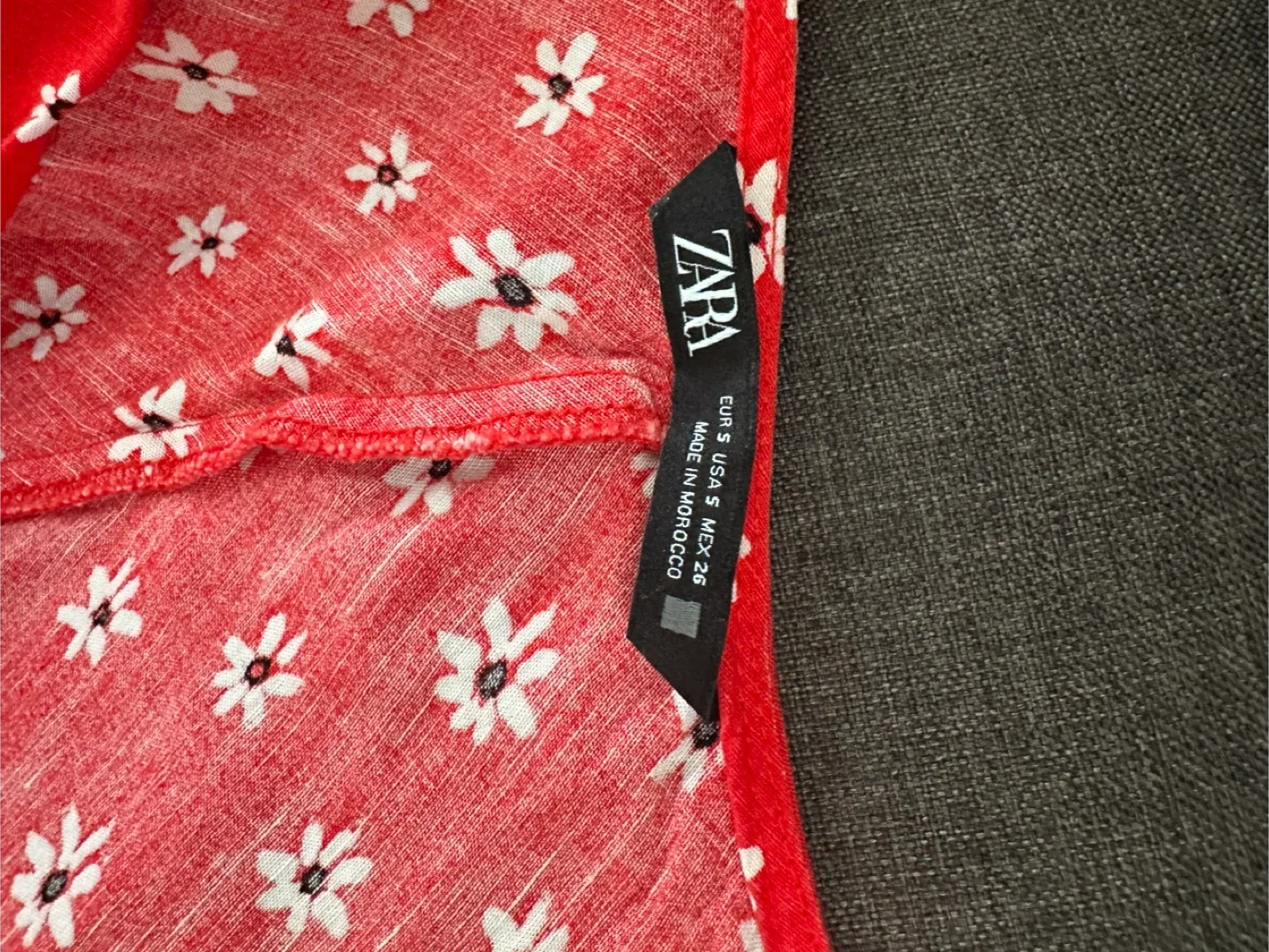 Zara Red Floral Crop Top - Size S image indicator(2)