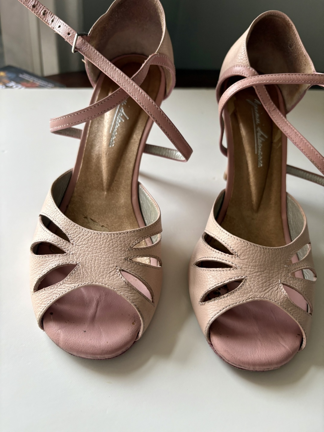 Argentine tango shoes. Size 8/7.5 heels 3.5”