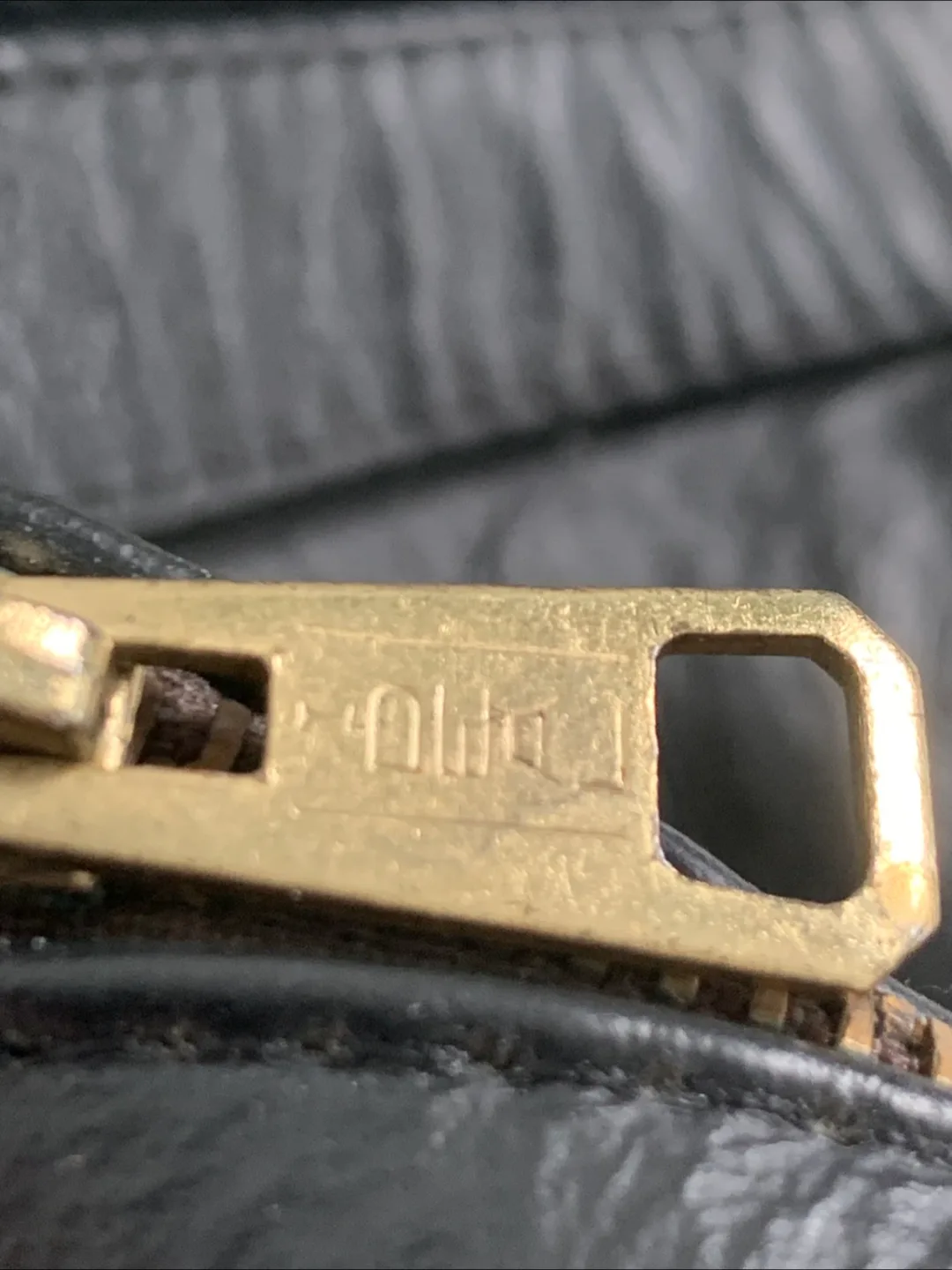 Vintage Leather Duffle Bag image indicator(7)