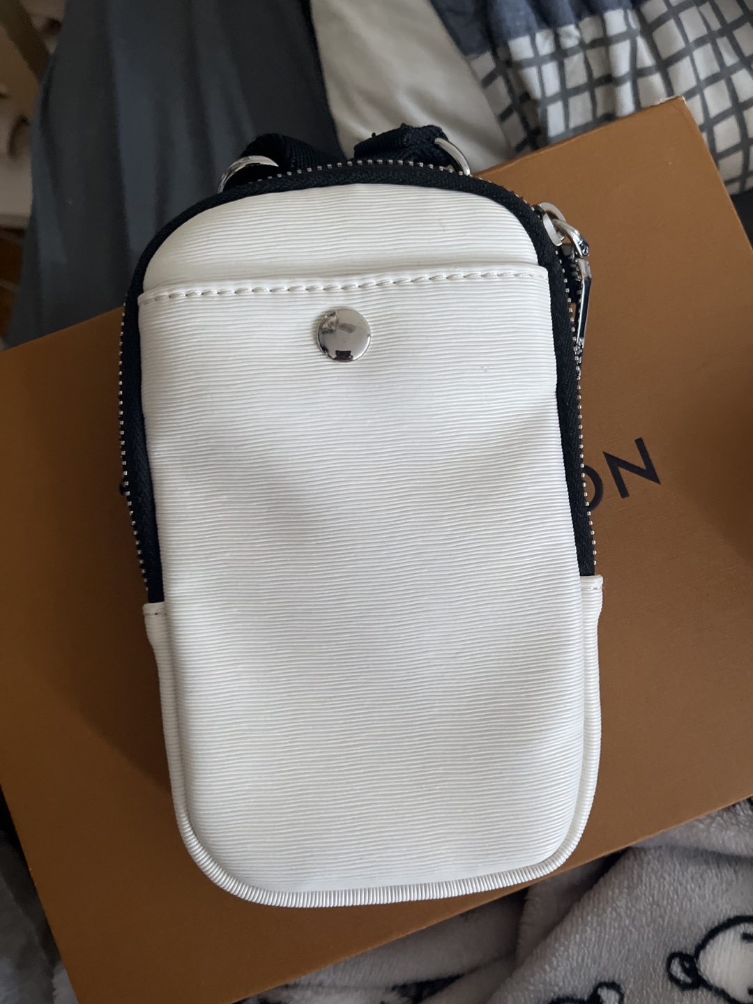 White Pouch