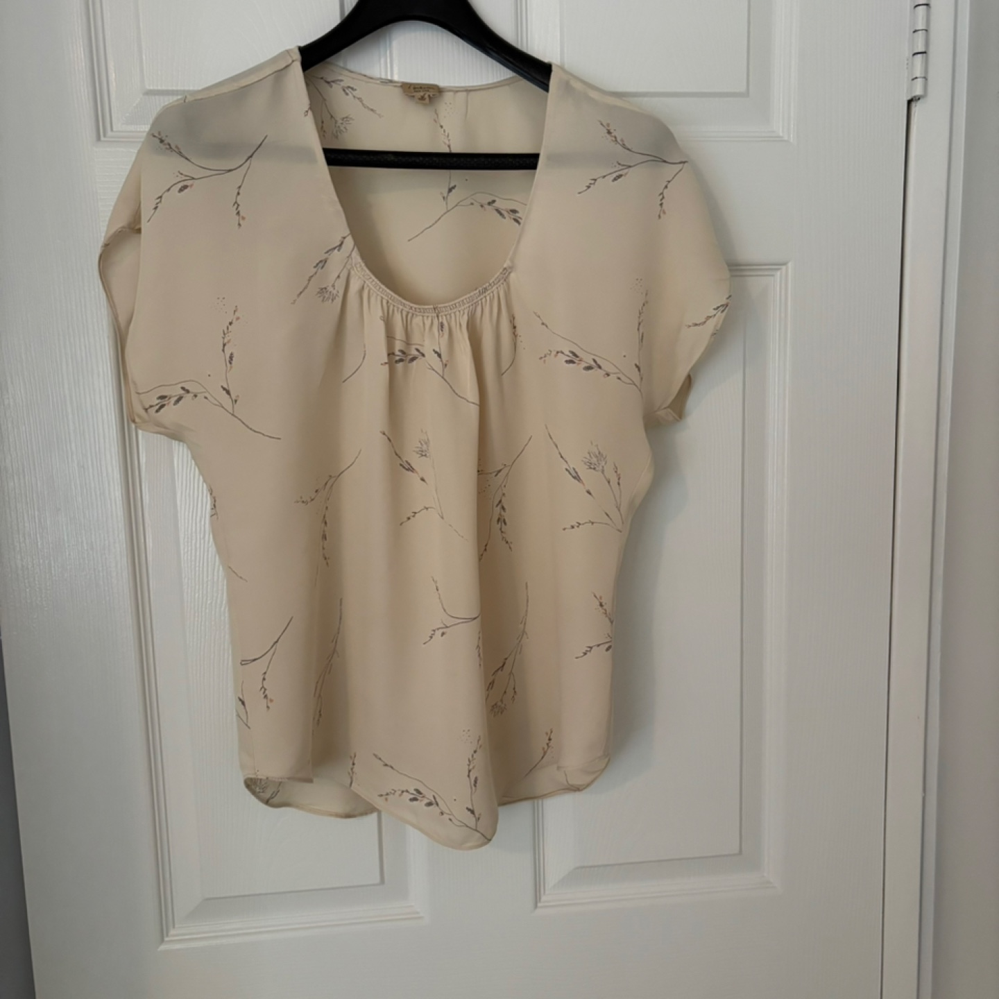 Aritzia Babaton 100% Silk Blouse Size S